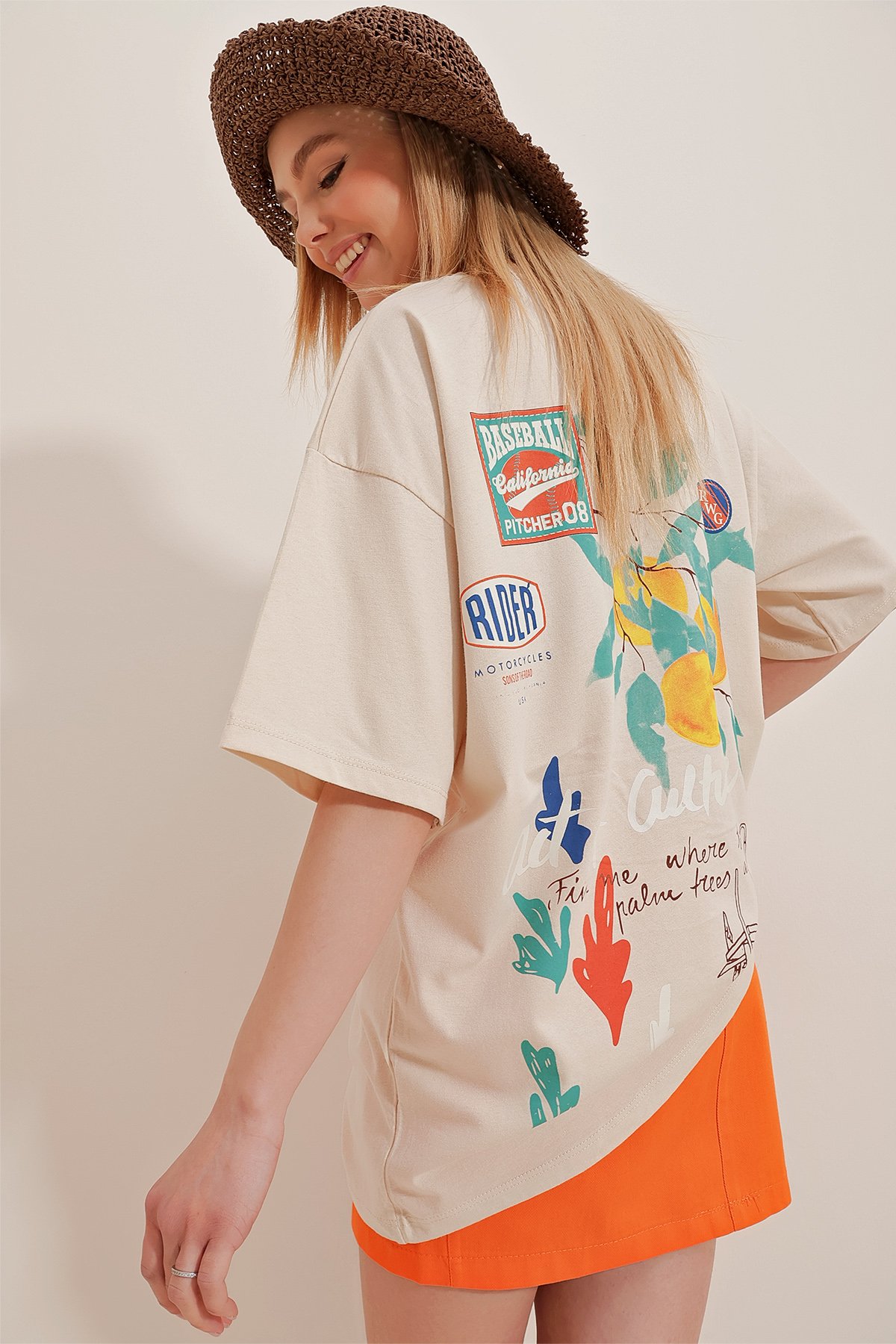 Bisiklet Yaka Ön Arka Baskılı Oversize T-Shirt - Bej