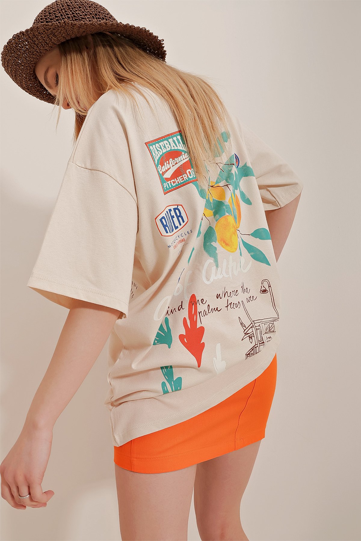 Bisiklet Yaka Ön Arka Baskılı Oversize T-Shirt - Bej