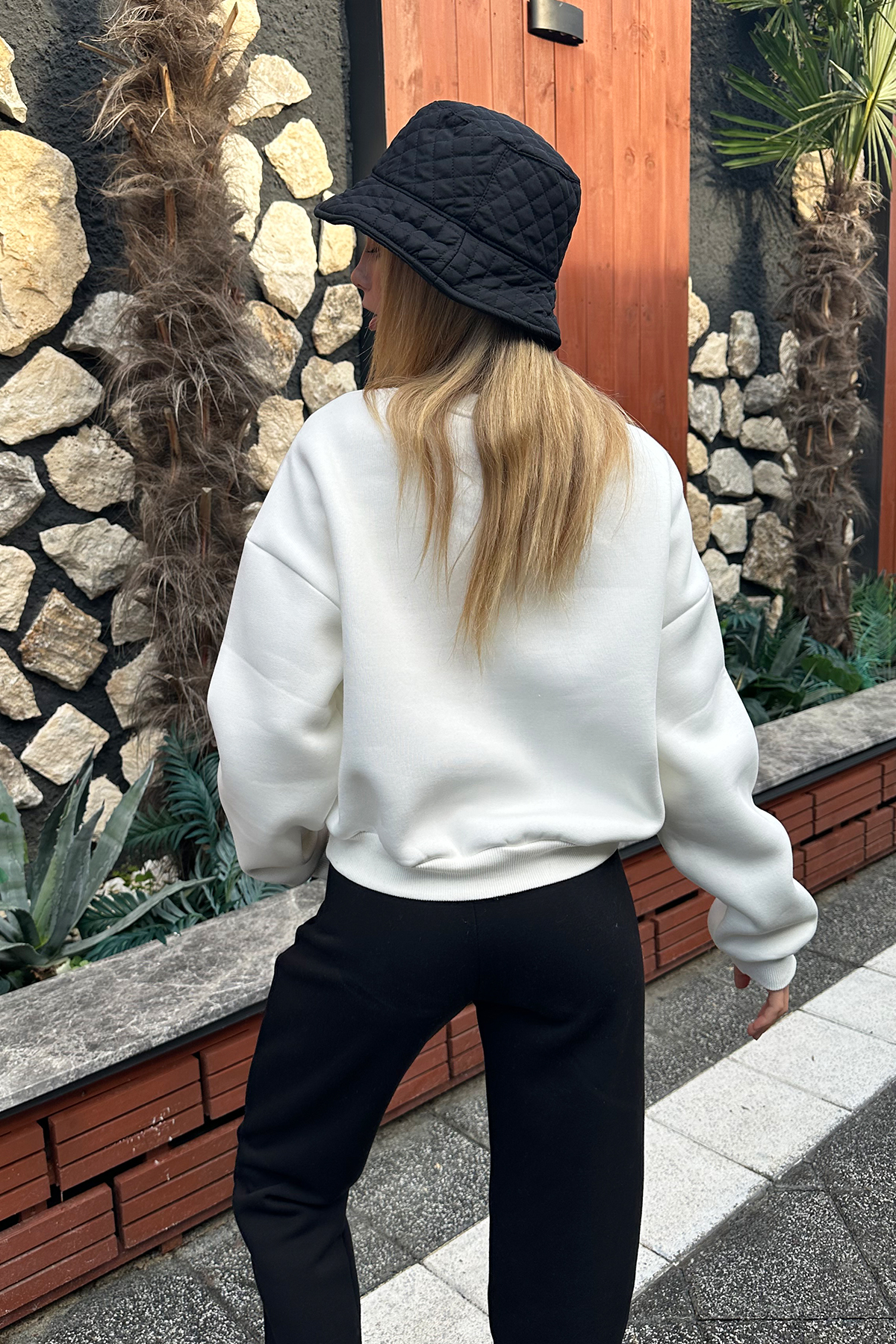 Bisiklet Yaka Önü Baskılı 3 İplik Şardonlu Crop Sweatshirt - Ekru
