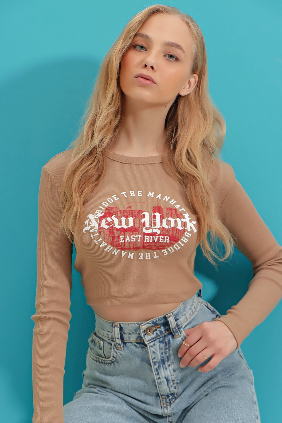 Bisiklet Yaka Önü Baskılı Crop Bluz - Sütlü Kahve