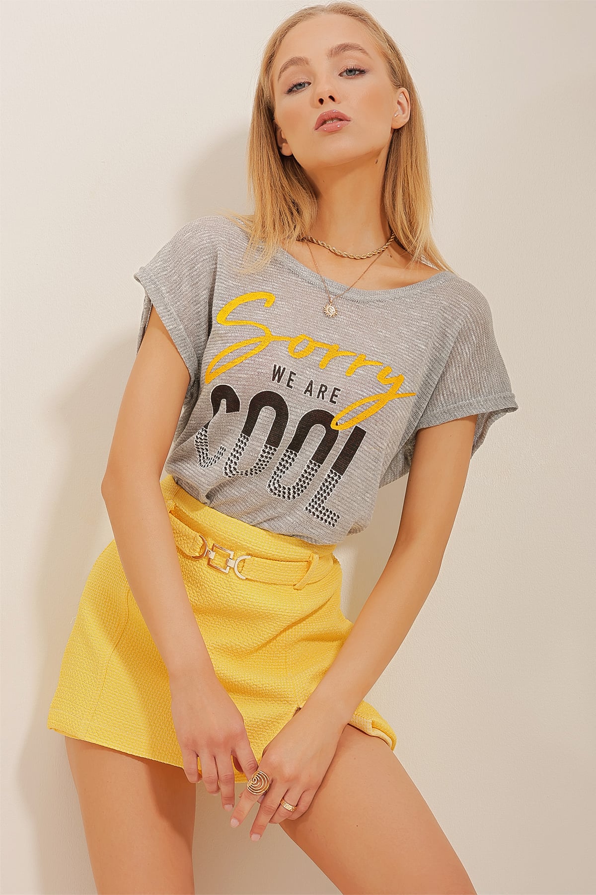 Bisiklet Yaka Önü Baskılı Kendinden Dokulu Örme Bluz - Gri