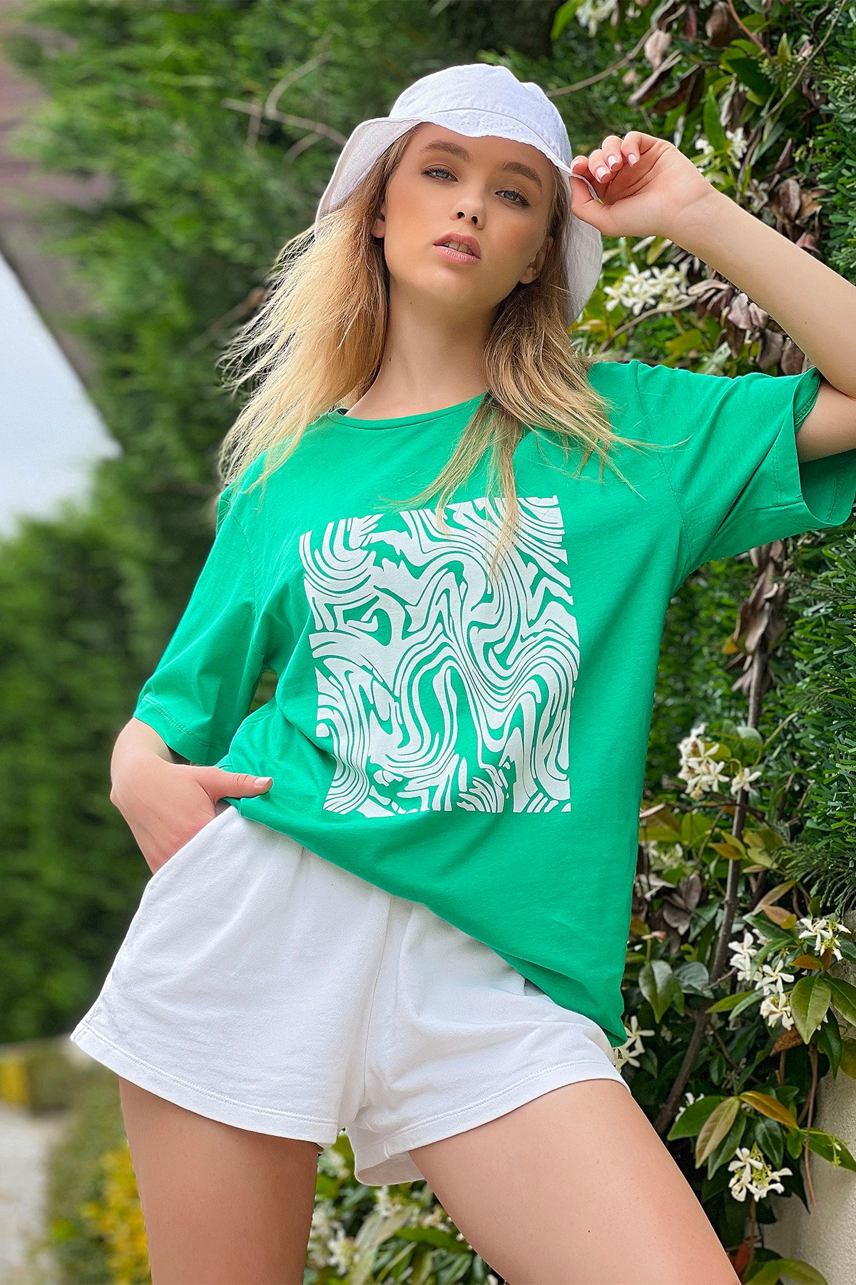 Bisiklet Yaka Önü Baskılı Oversize %100 Pamuk T-Shirt - Yeşil