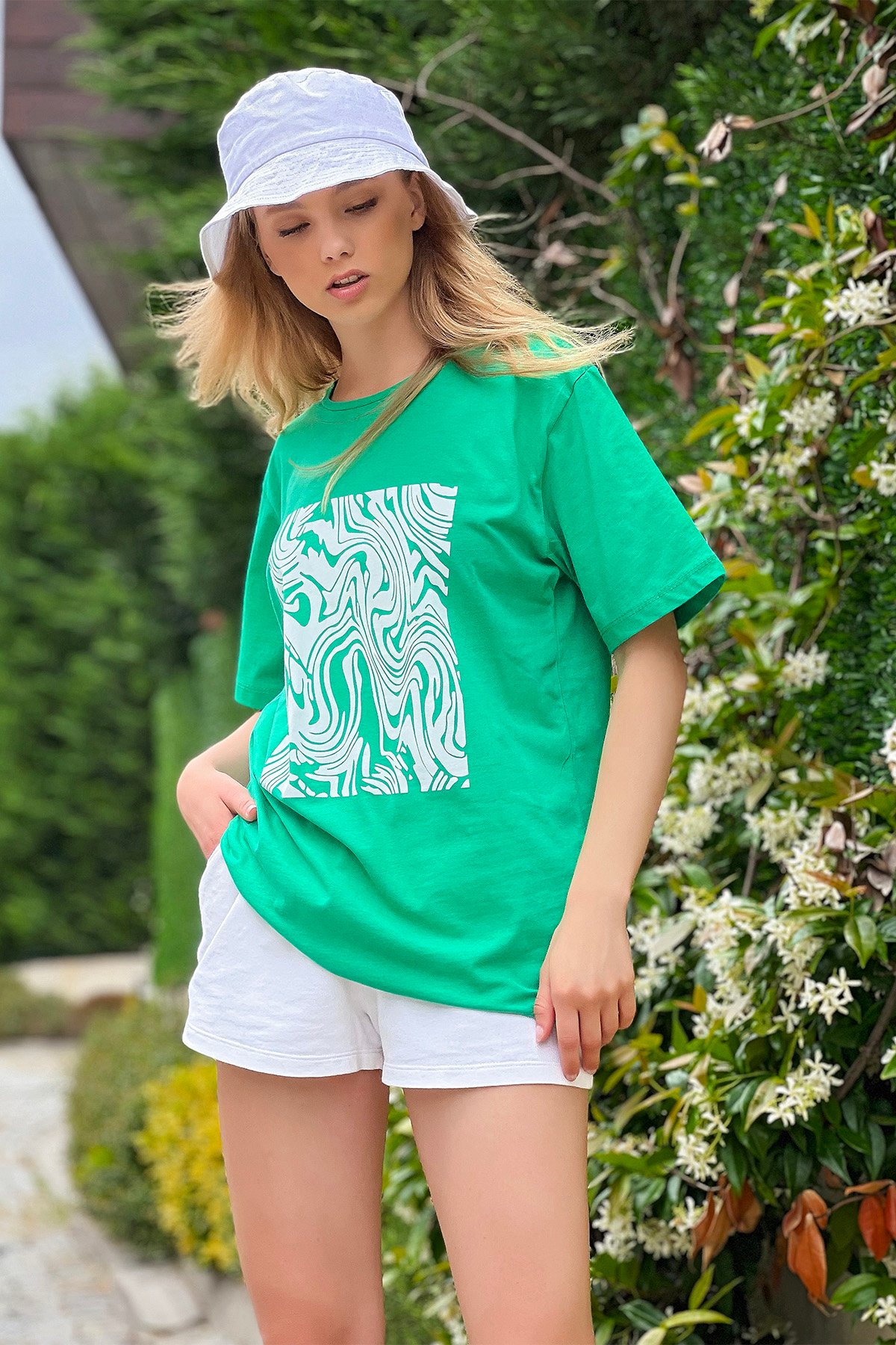 Bisiklet Yaka Önü Baskılı Oversize %100 Pamuk T-Shirt - Yeşil