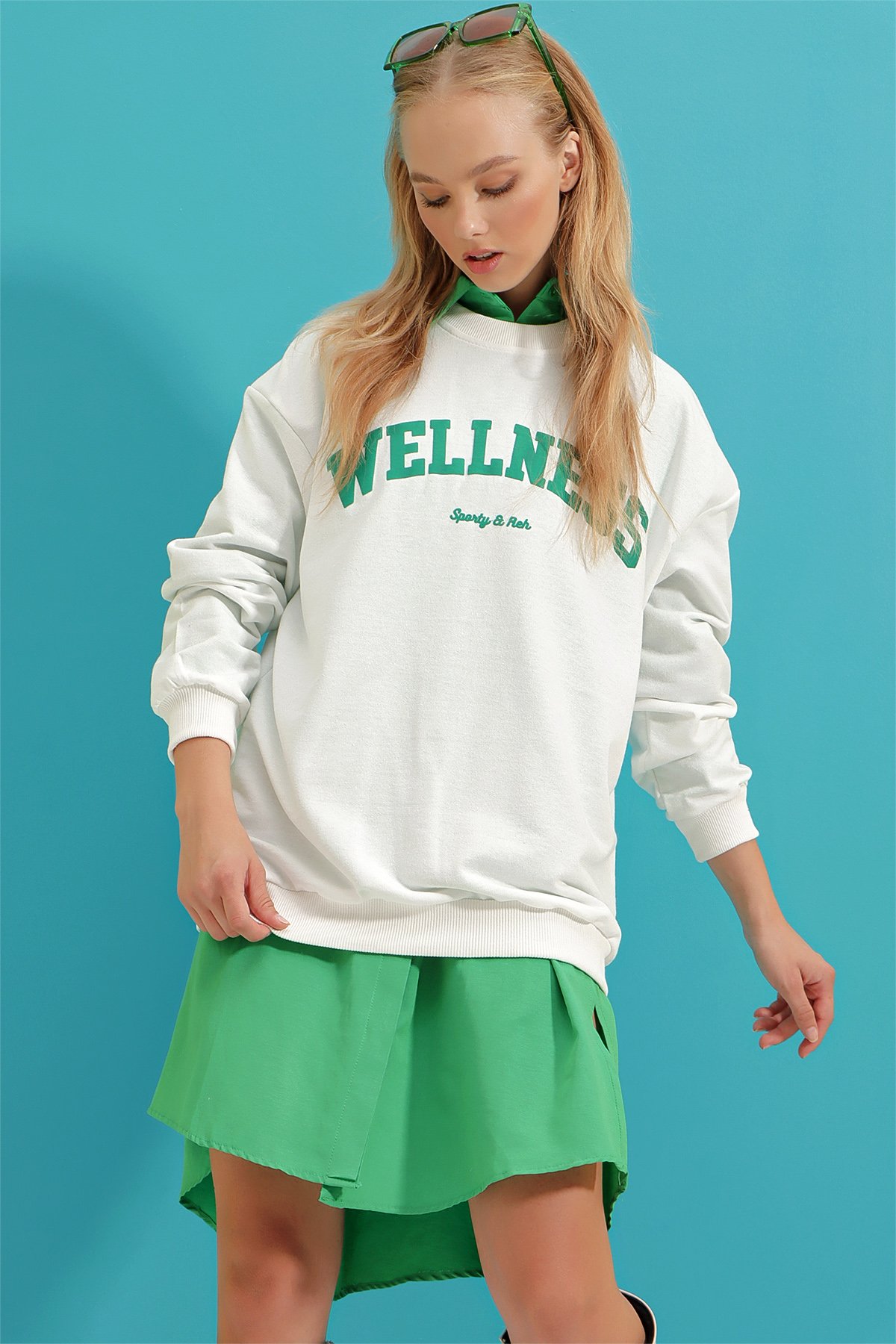 Bisiklet Yaka Önü Baskılı Oversize Sweatshirt - Beyaz