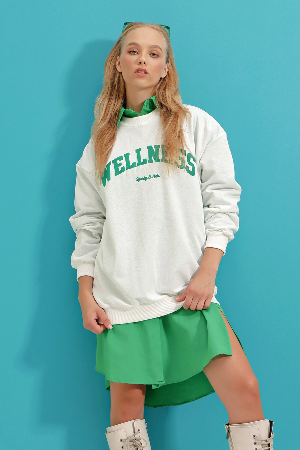 Bisiklet Yaka Önü Baskılı Oversize Sweatshirt - Beyaz