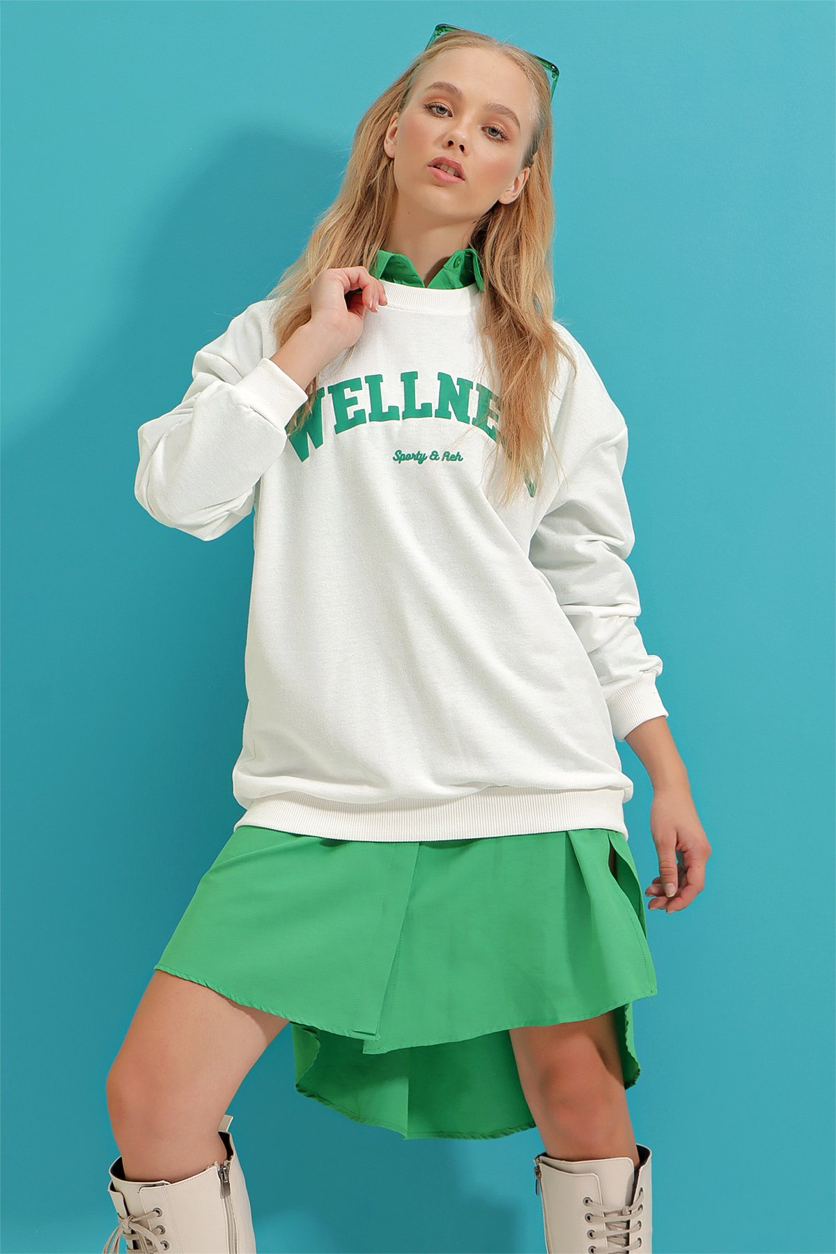 Bisiklet Yaka Önü Baskılı Oversize Sweatshirt - Beyaz
