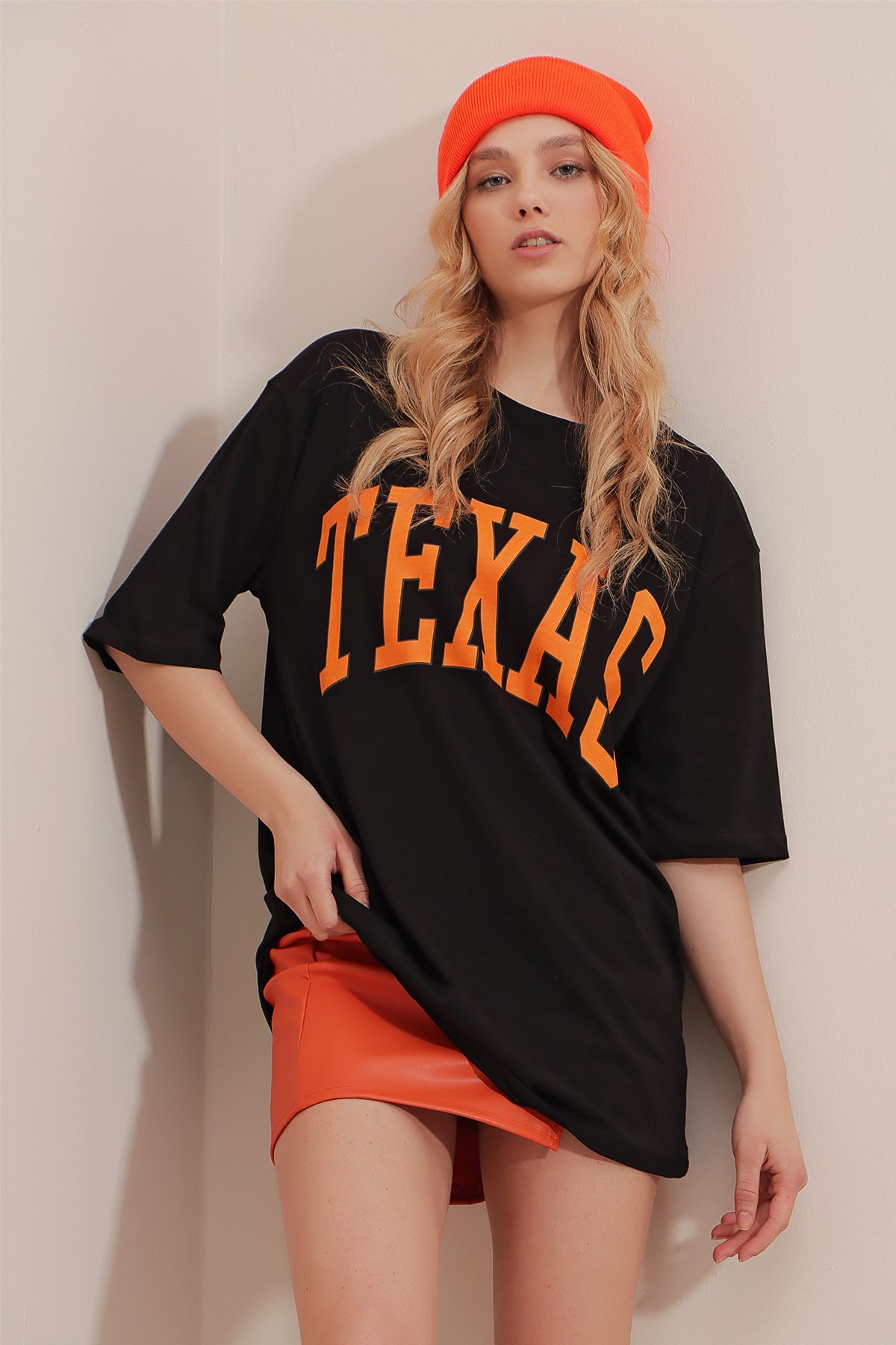Bisiklet Yaka Önü Baskılı Oversize T-Shirt - Siyah