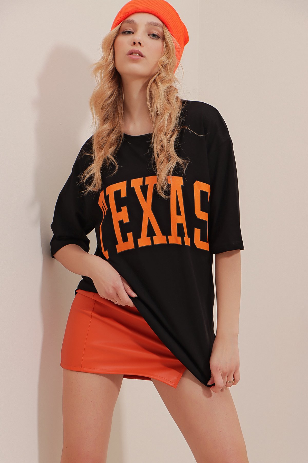 Bisiklet Yaka Önü Baskılı Oversize T-Shirt - Siyah