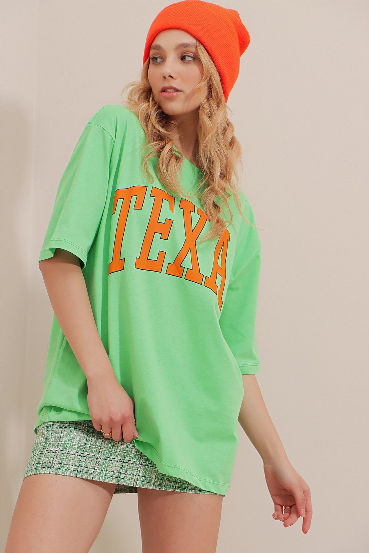 Bisiklet Yaka Önü Baskılı Oversize T-Shirt - Elma Yeşili