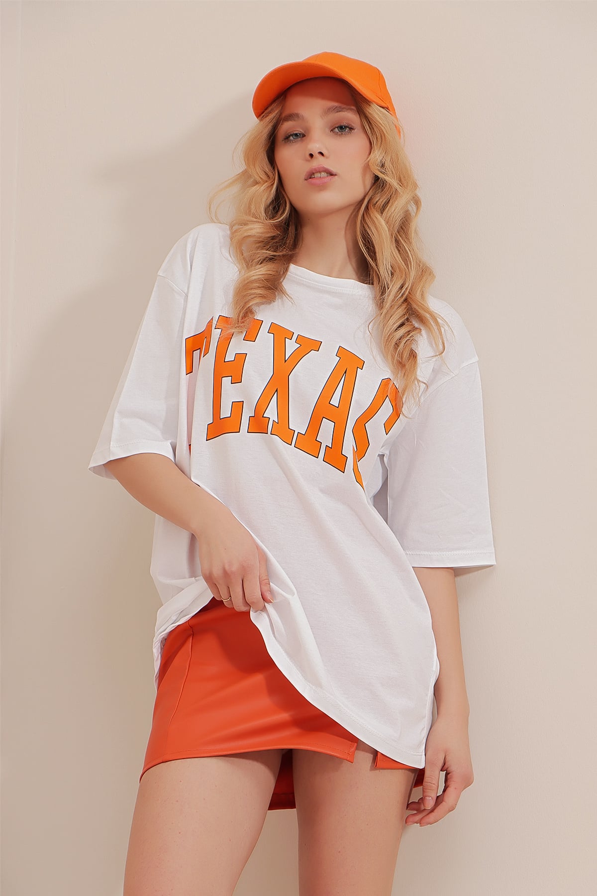 Bisiklet Yaka Önü Baskılı Oversize T-Shirt - Beyaz