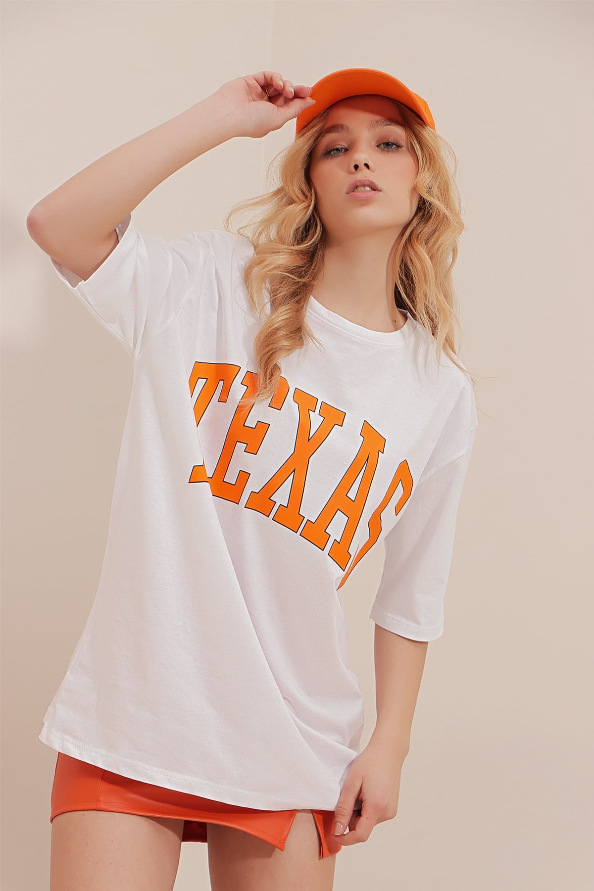 Bisiklet Yaka Önü Baskılı Oversize T-Shirt - Beyaz