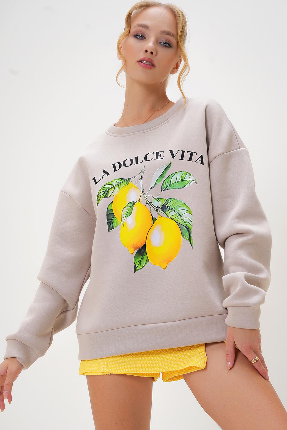 BİSİKLET YAKA ÖNÜ BASKILI ŞARDONLU SWEATSHIRT - Bej