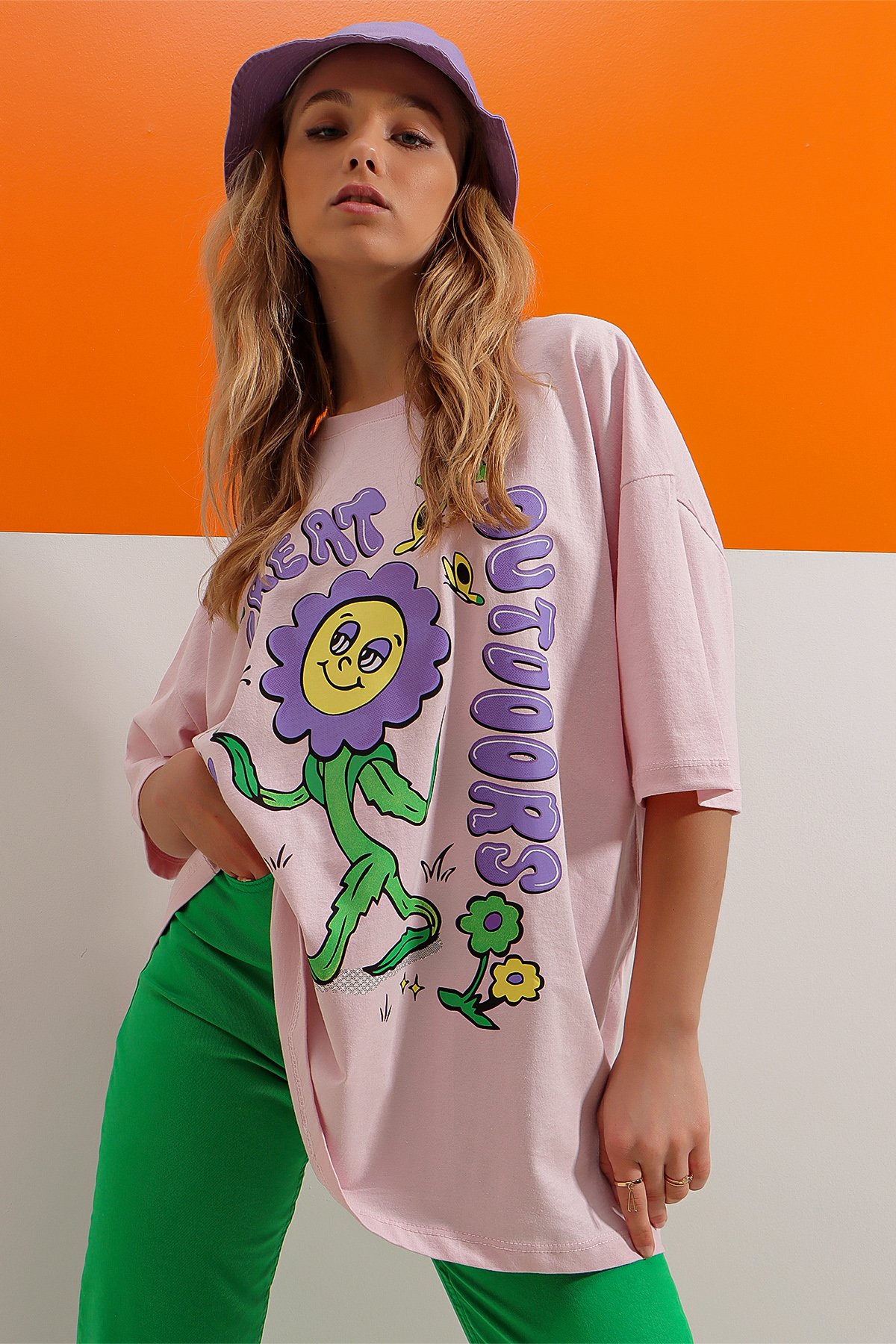 Bisiklet Yaka Önü Çiçek Baskılı Oversize T-Shırt - Pembe