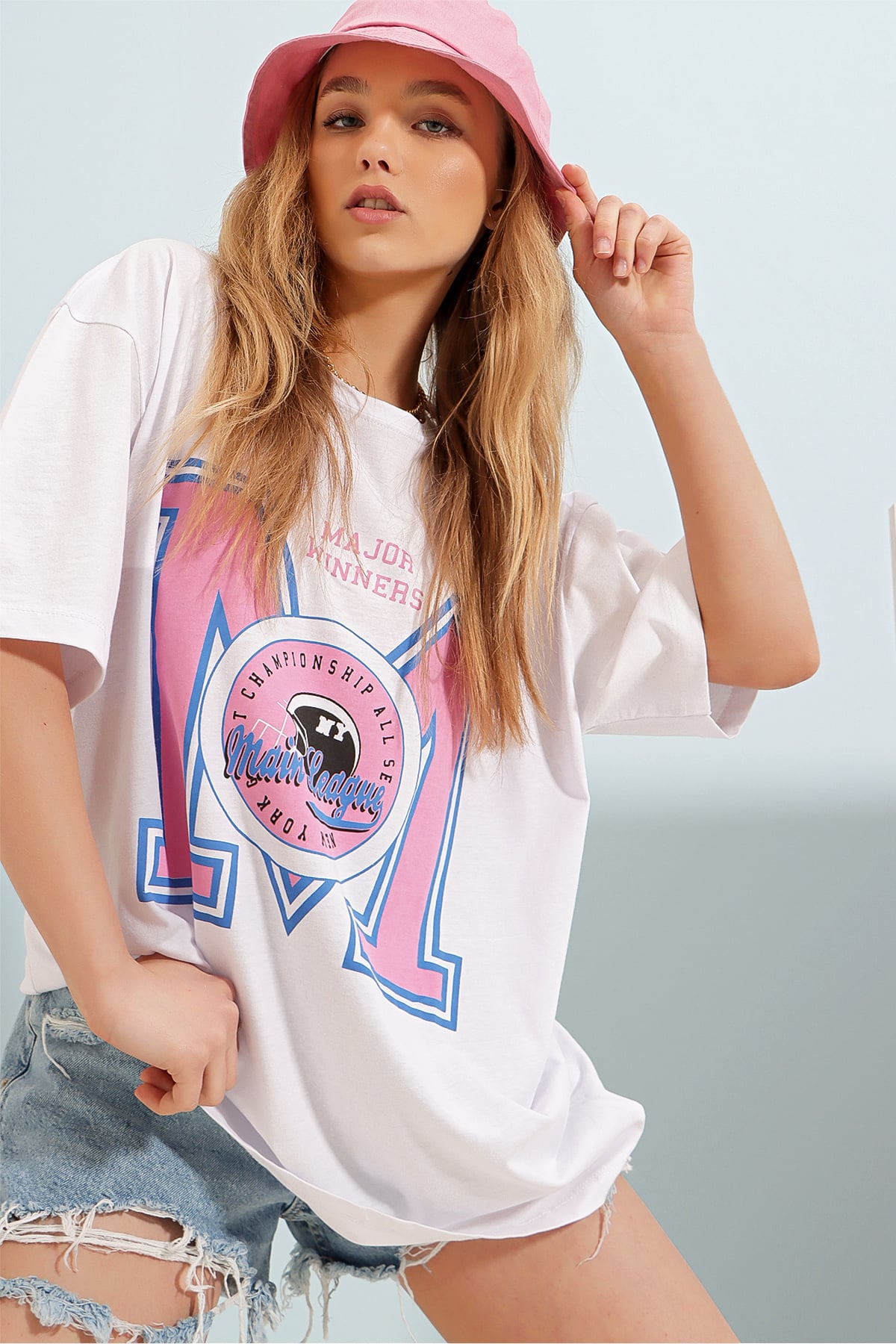 Bisiklet Yaka Önü Dijital Baskılı %100 Pamuk Kolej T-Shirt - Beyaz