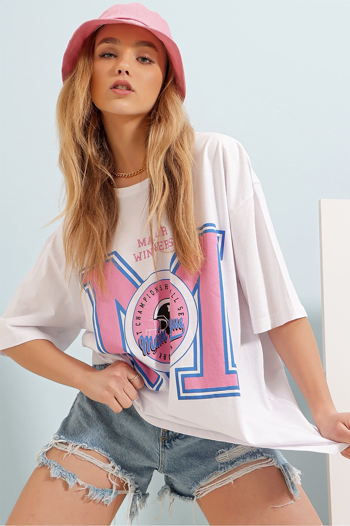 Bisiklet Yaka Önü Dijital Baskılı %100 Pamuk Kolej T-Shirt - Beyaz