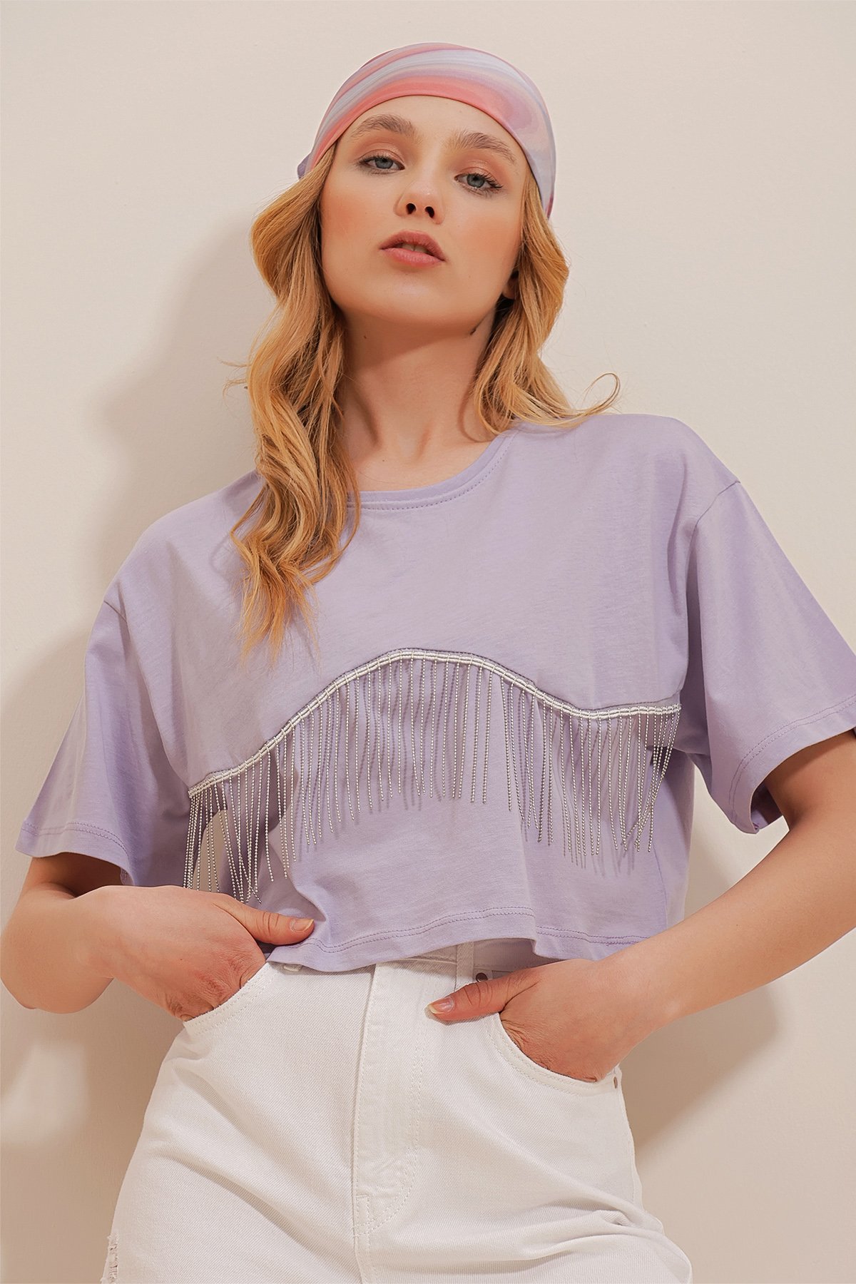 Bisiklet Yaka Önü Püsküllü Pamuk Crop T-Shirt - LİLA