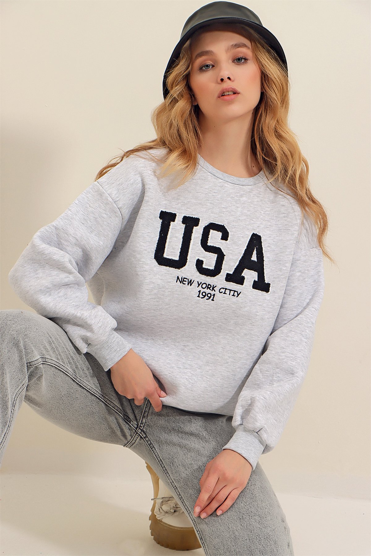 Bisiklet Yaka Önü Süzene Nakışlı İçi Polarlı Kışlık Sweatshirt - Grimelanj