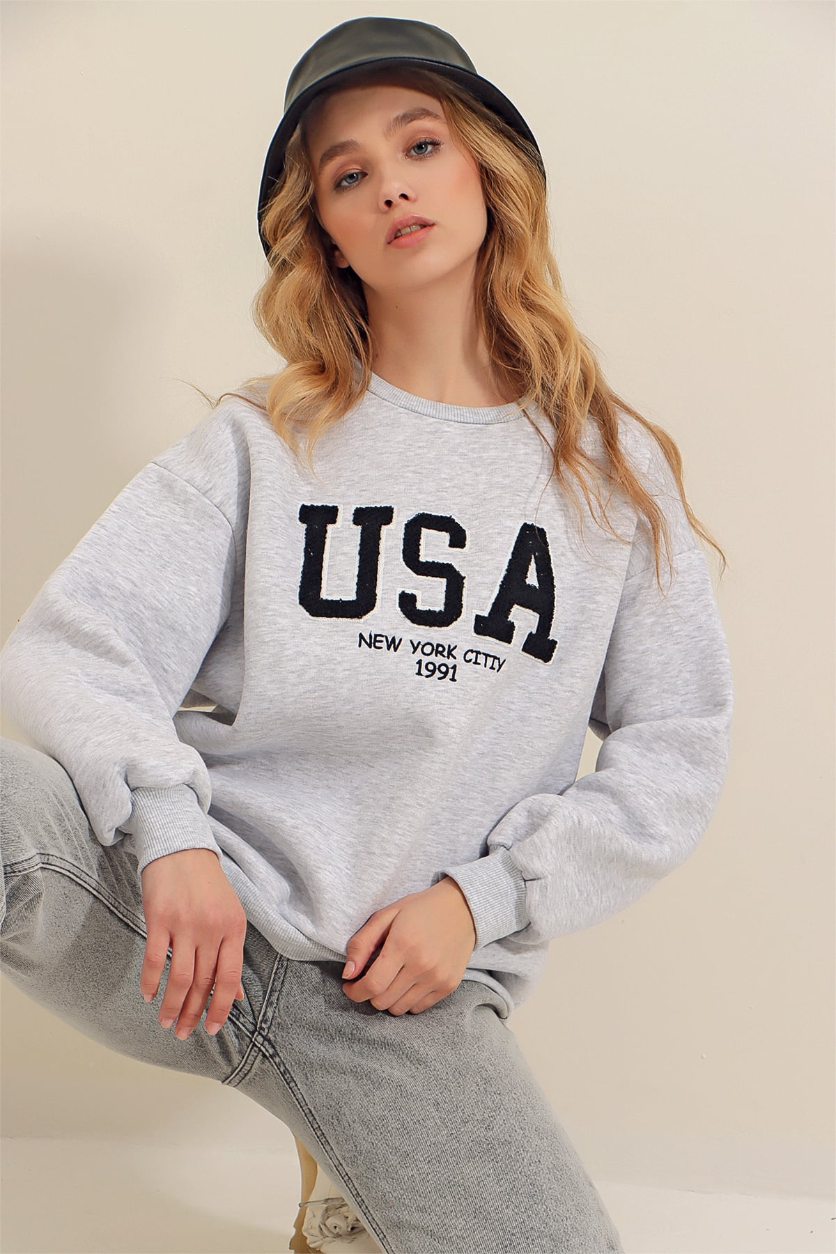 Bisiklet Yaka Önü Süzene Nakışlı İçi Polarlı Kışlık Sweatshirt - Grimelanj