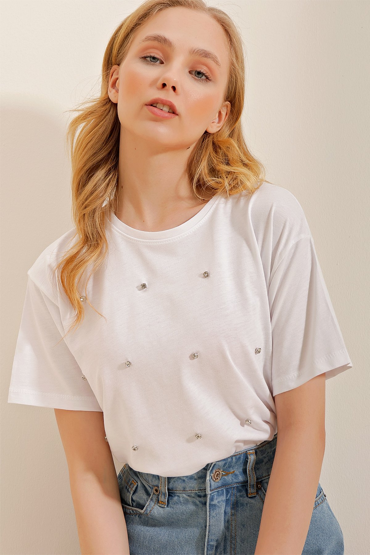 Bisiklet Yaka Önü Taşlı Pamuk T-Shirt - Beyaz