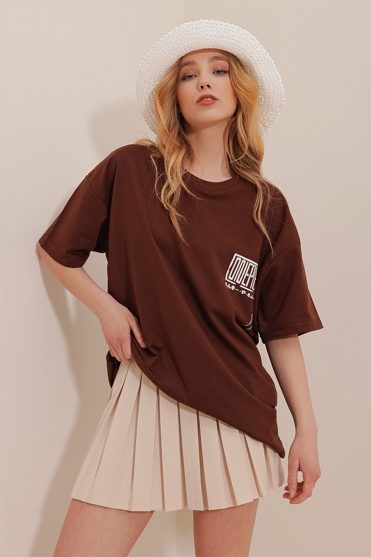 Bisiklet Yaka Önü Ve Arkası Baskılı İki İplik Oversize T-Shirt - Kahve
