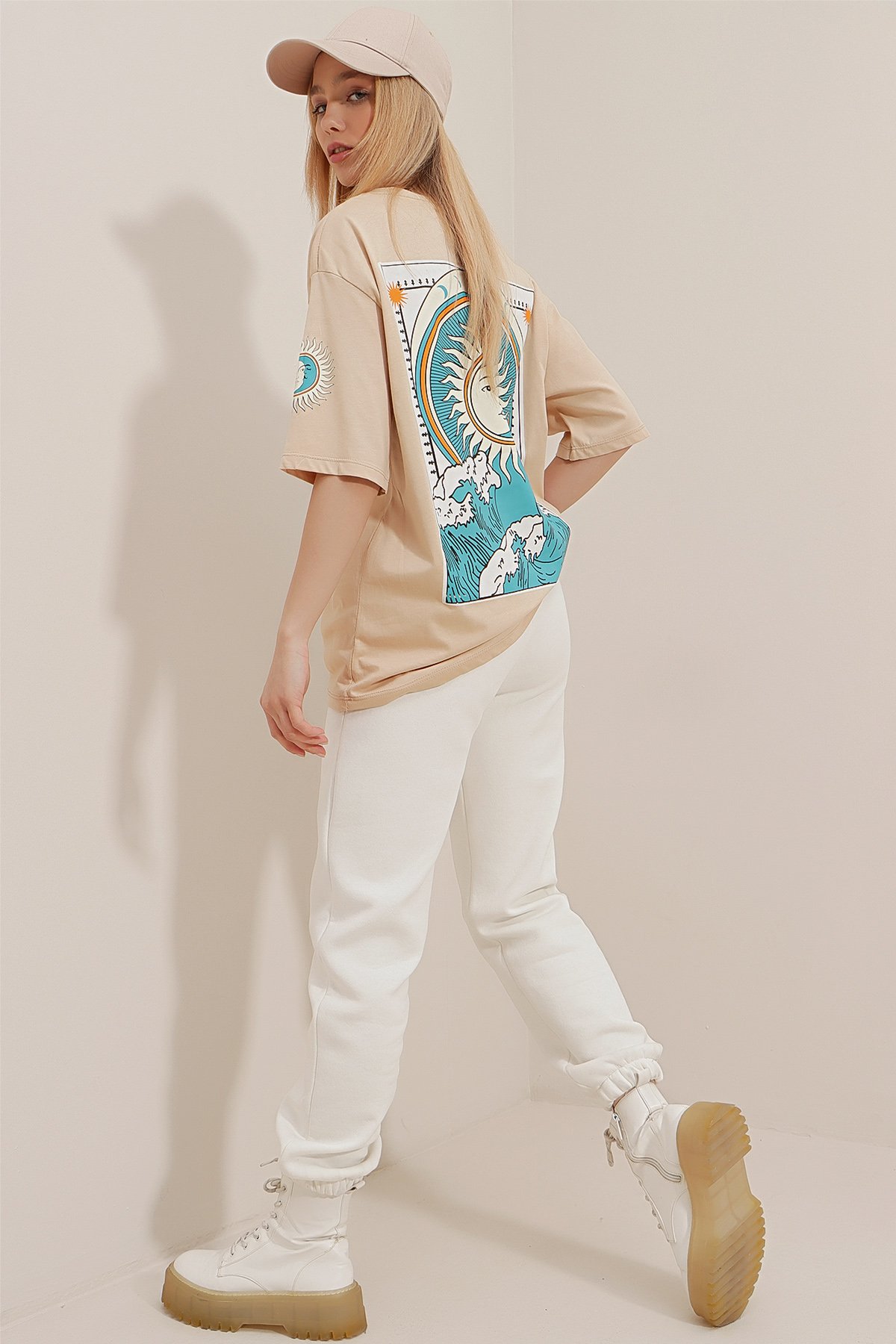Bisiklet Yaka Önü Ve Arkası Baskılı Oversize Unisex T-Shirt - Bej