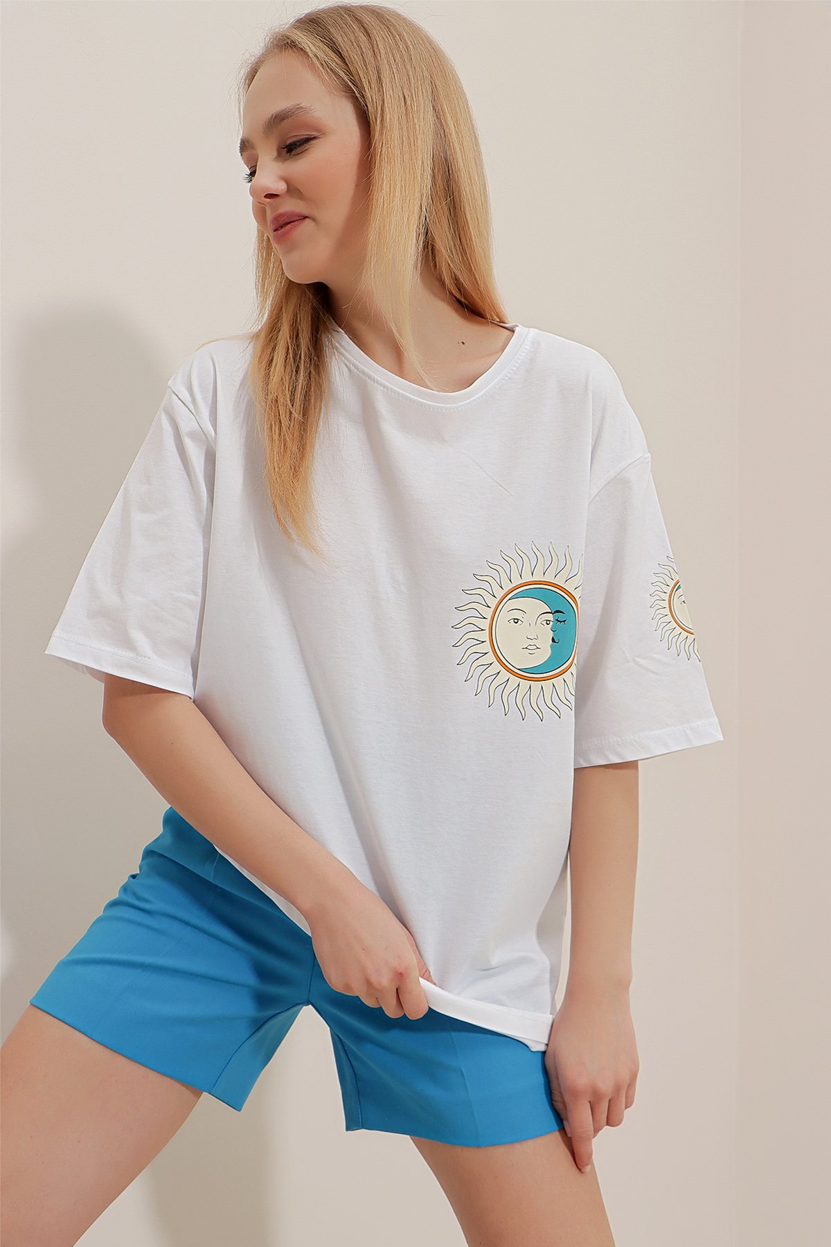Bisiklet Yaka Önü Ve Arkası Baskılı Oversize Unisex T-Shirt - Beyaz