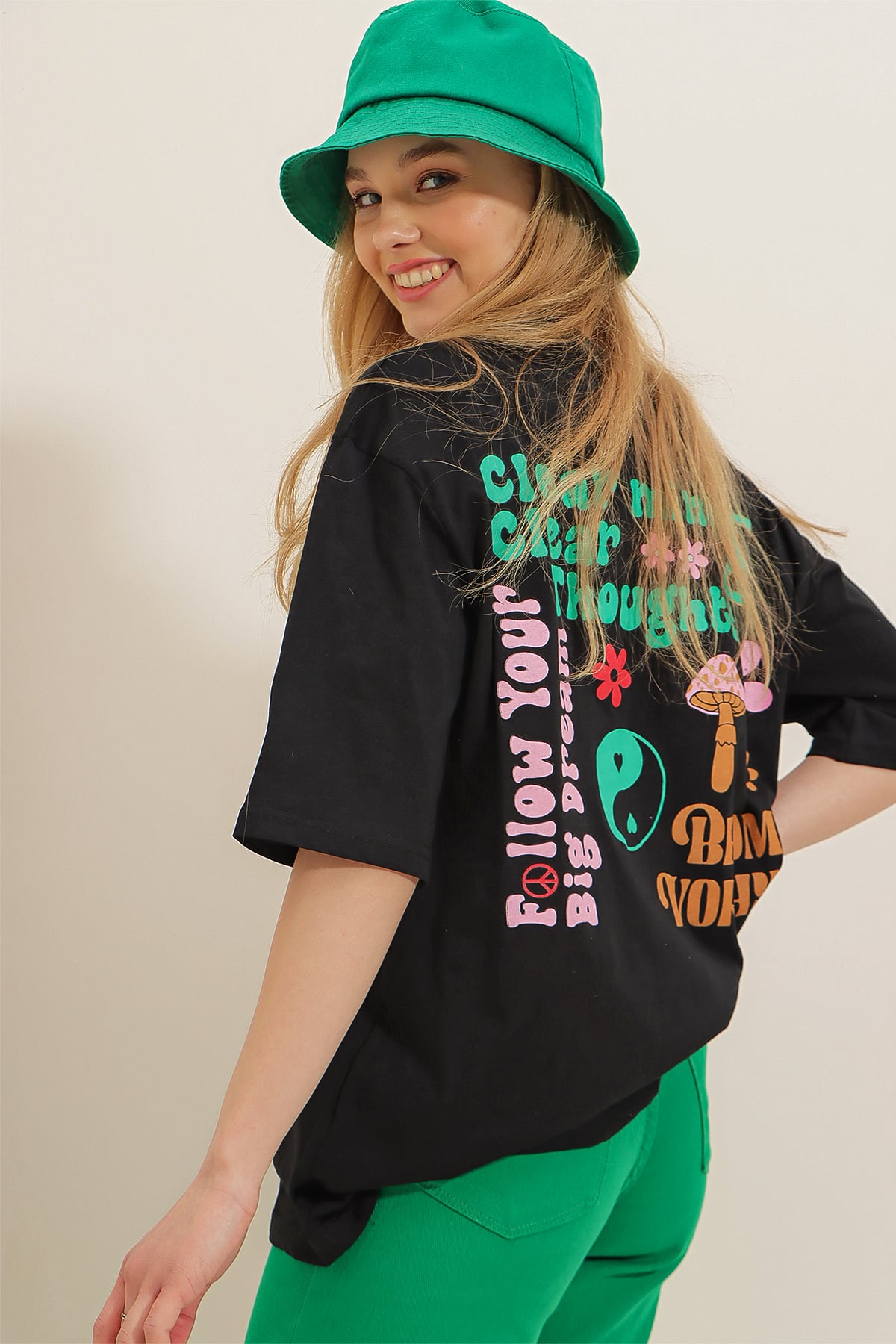 Bisiklet Yaka Önü Ve Arkası Flok Baskılı %100 Pamuk Oversize T-Shirt - SİYAH