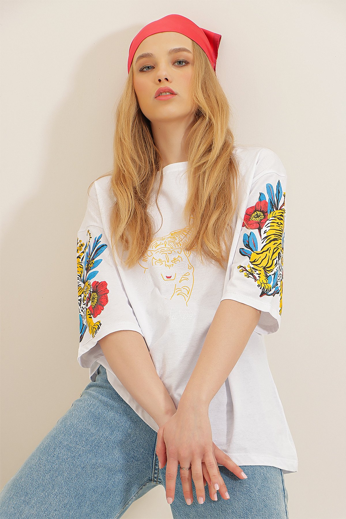 Bisiklet Yaka Önü Ve Kolları Dijital Baskılı Oversize %100 Pamuk T-Shirt - Beyaz