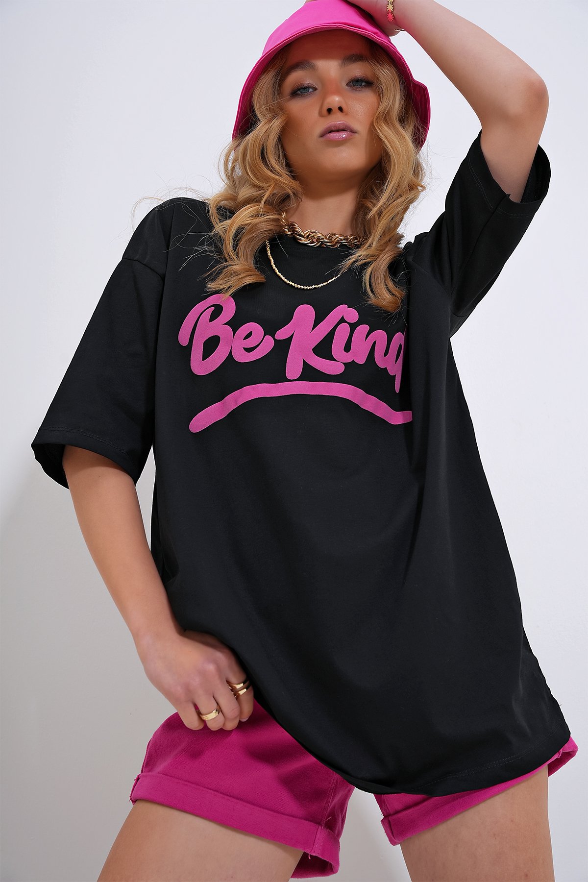 Bisiklet Yaka Önü Yazı Baskılı Pamuk T-Shirt - Siyah