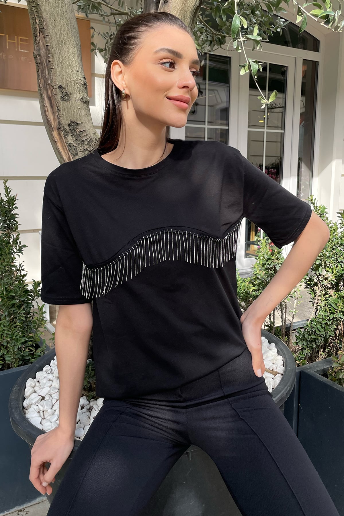 Bisiklet Yaka Önü Zincir Detaylı Yarım Kol T-Shirt - Siyah