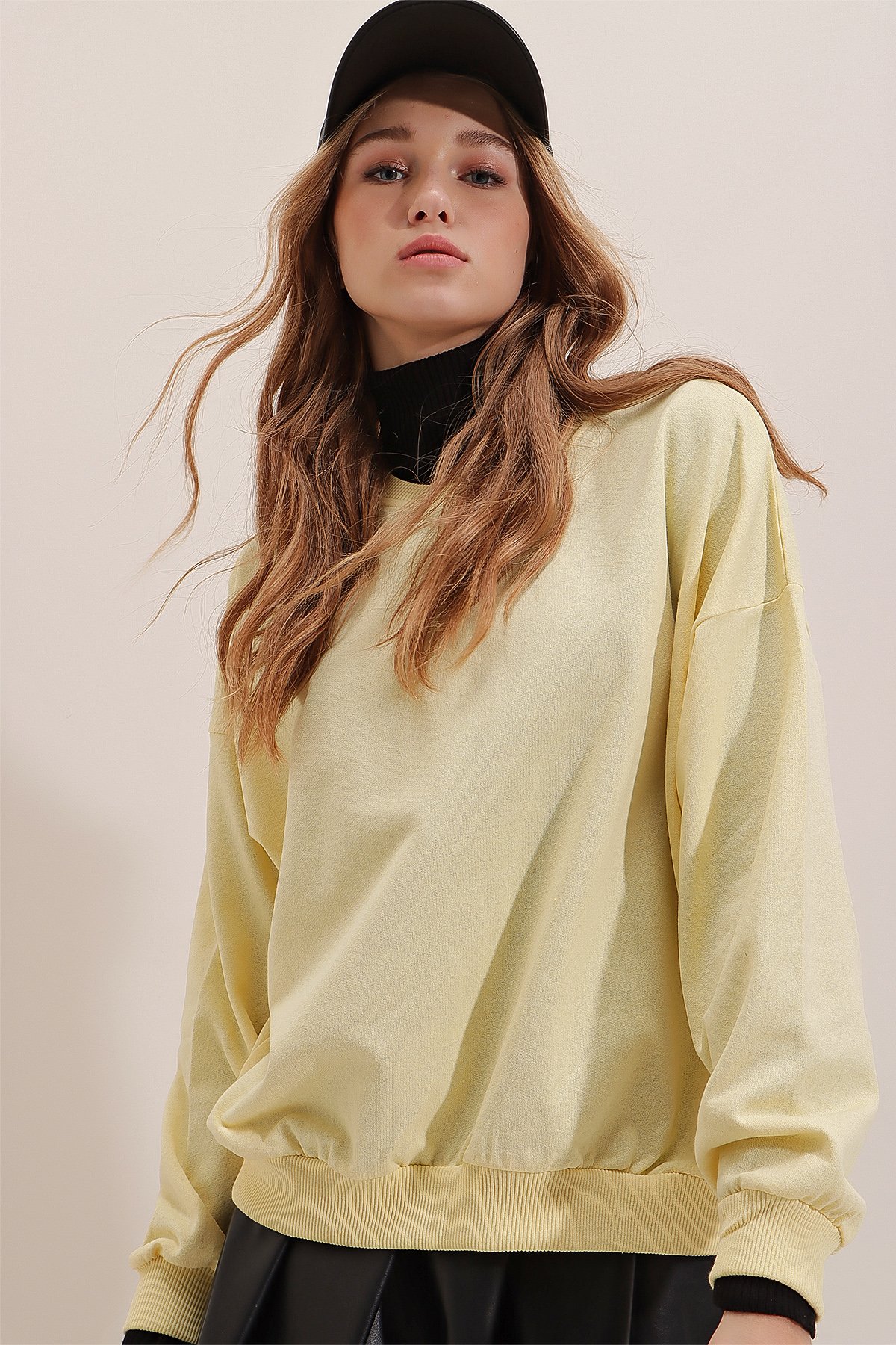 Bisiklet Yaka Oversize Basic Sweatshirt - Sarı