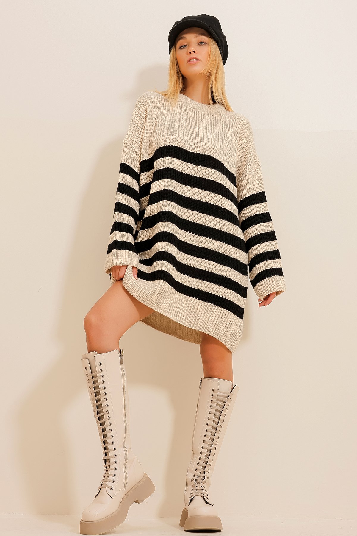 Bisiklet Yaka Oversize Çizgili Triko Bluz - Siyah