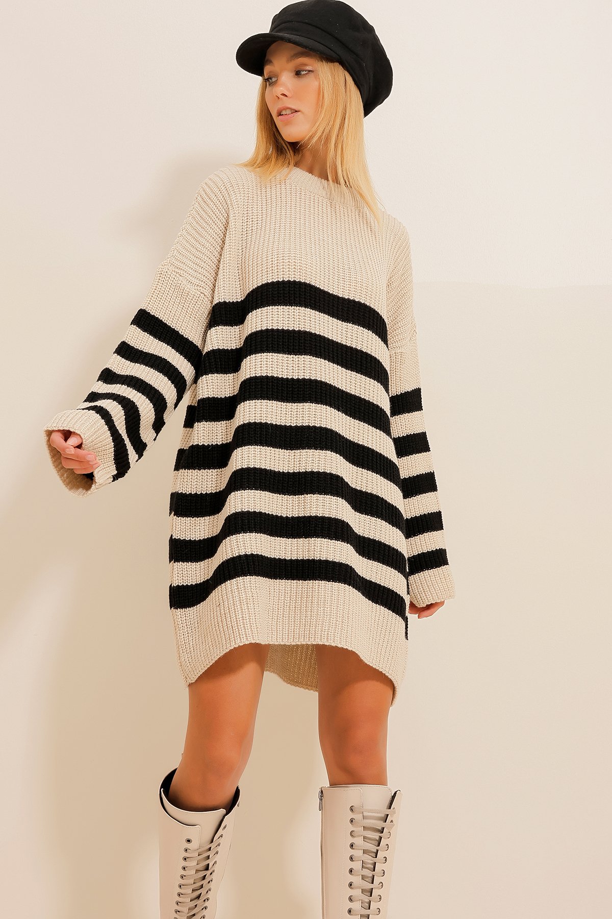 Bisiklet Yaka Oversize Çizgili Triko Bluz - Siyah