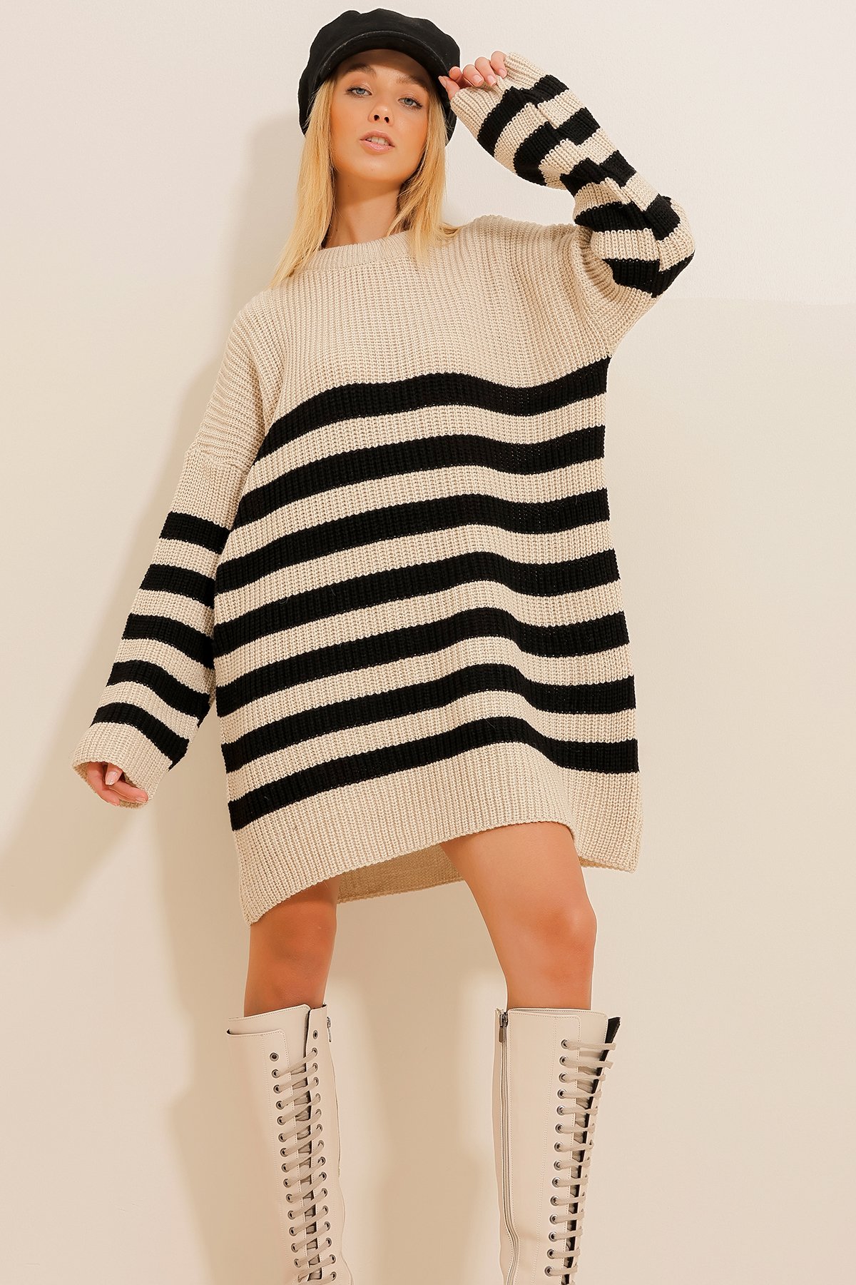 Bisiklet Yaka Oversize Çizgili Triko Bluz - Siyah