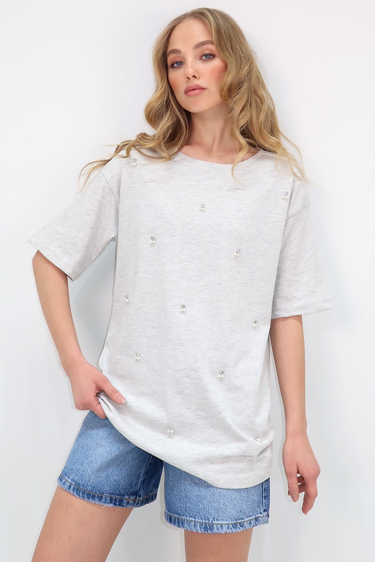 Bisiklet Yaka Oversize İnci Ve Taş İşlemeli T-Shirt - GRİ