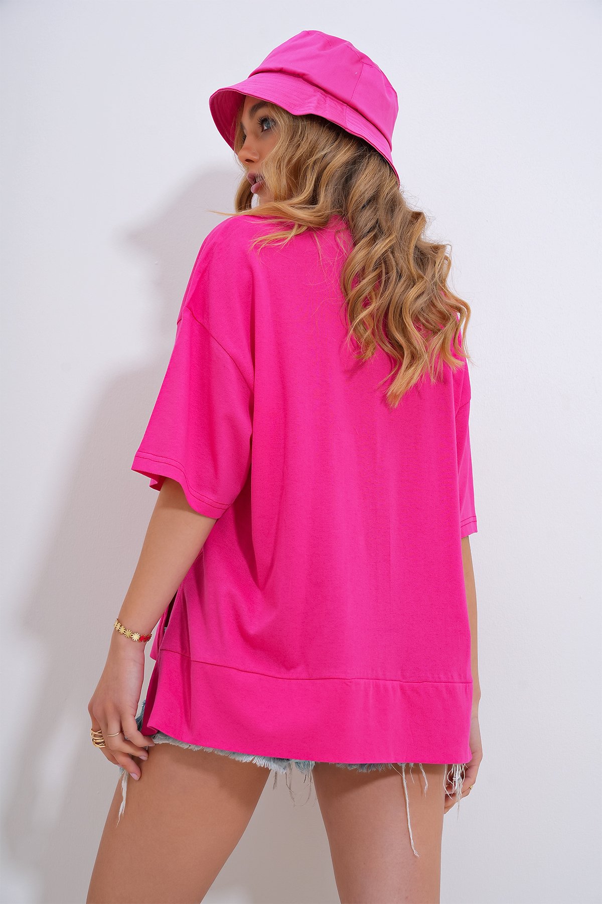 Bisiklet Yaka Pencere Detaylı Oversize T-Shirt - Fuşya