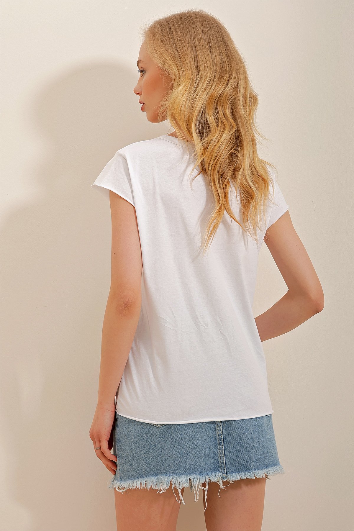 Bisiklet Yaka Pencere Ve Zincir Detaylı Pamuk T-Shirt - Beyaz