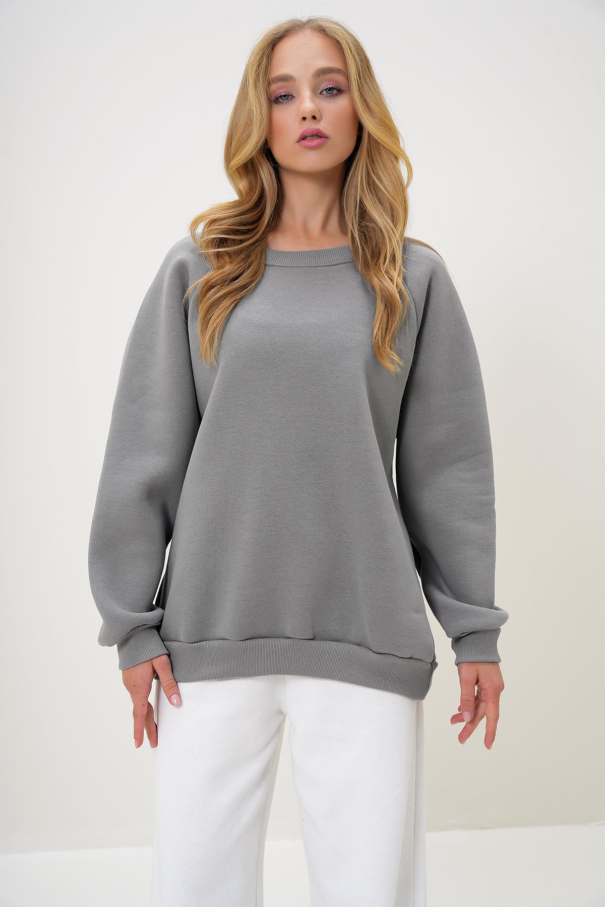 BİSİKLET YAKA REGLAN KOL ÜÇ İPLİK ŞARDONLU BASİC SWEATSHIRT - Boyalı Gri