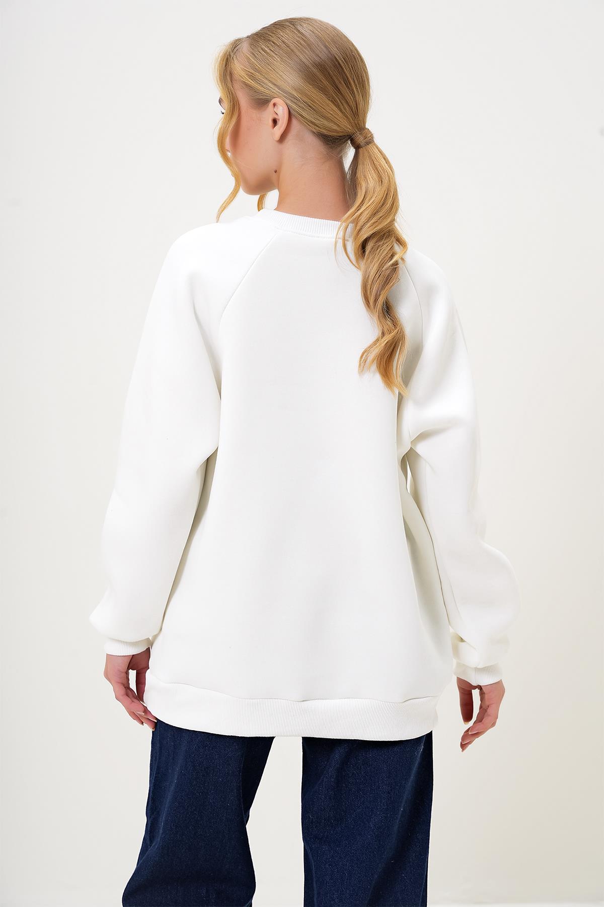 BİSİKLET YAKA REGLAN KOL ÜÇ İPLİK ŞARDONLU BASİC SWEATSHIRT - BEYAZ