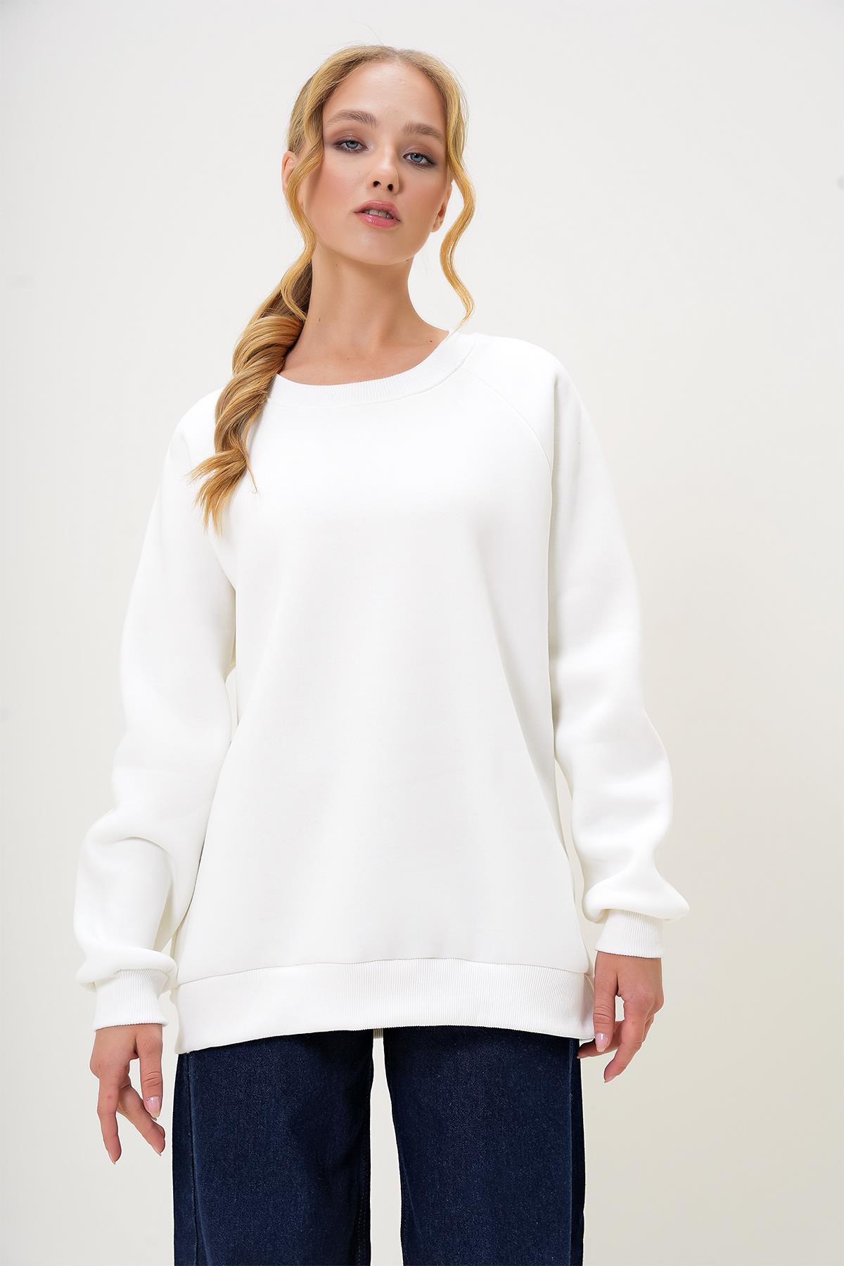 BİSİKLET YAKA REGLAN KOL ÜÇ İPLİK ŞARDONLU BASİC SWEATSHIRT - BEYAZ