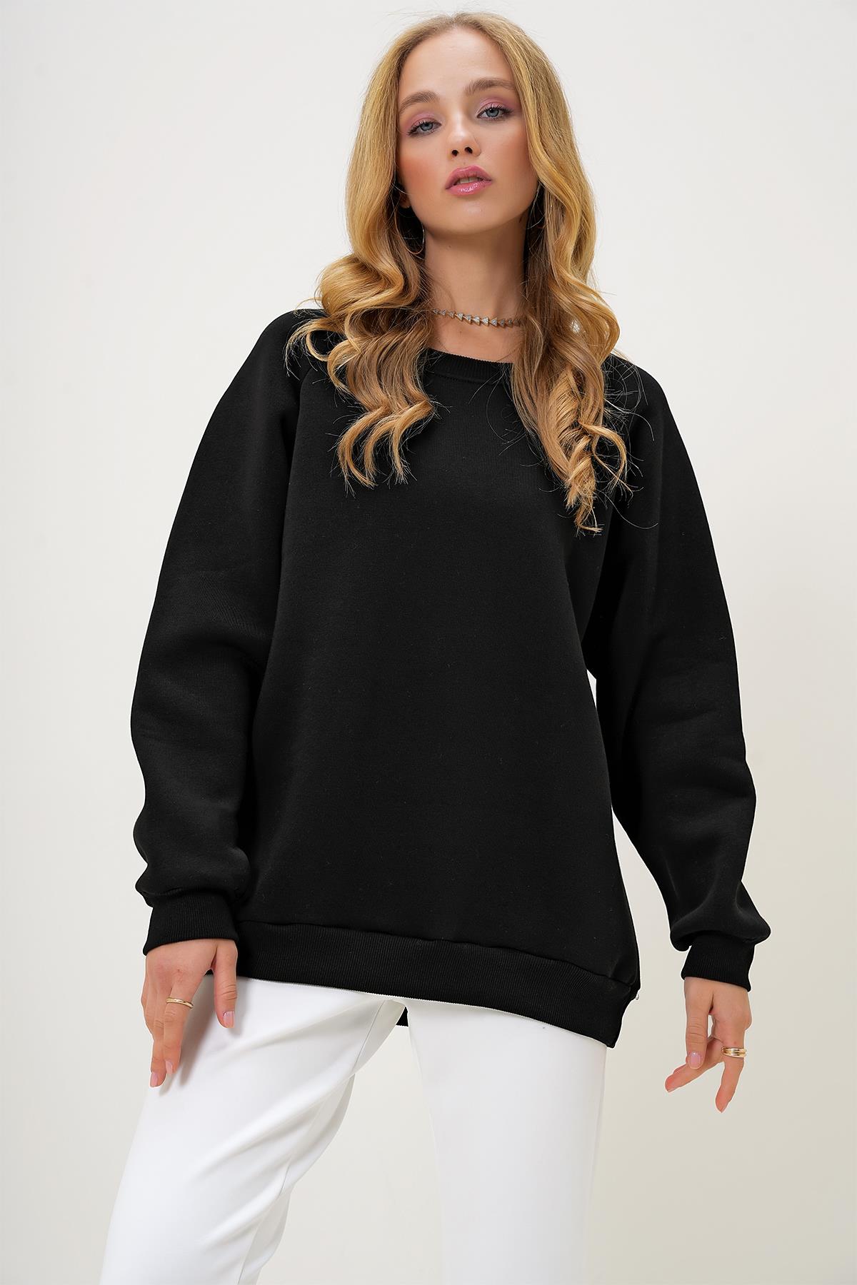 BİSİKLET YAKA REGLAN KOL ÜÇ İPLİK ŞARDONLU BASİC SWEATSHIRT - SİYAH