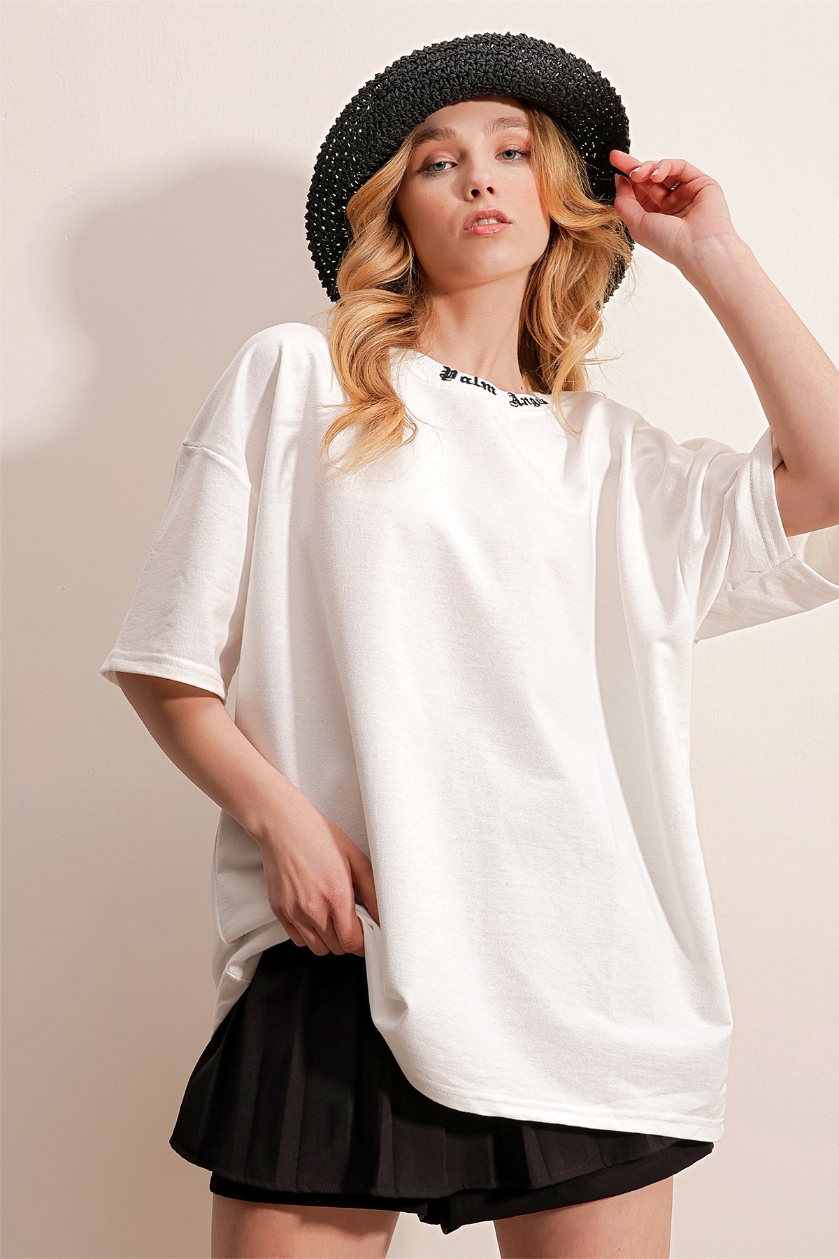 Bisiklet Yaka Sırt Ve Yaka Baskılı Oversize İki İplik T-Shirt - BEYAZ