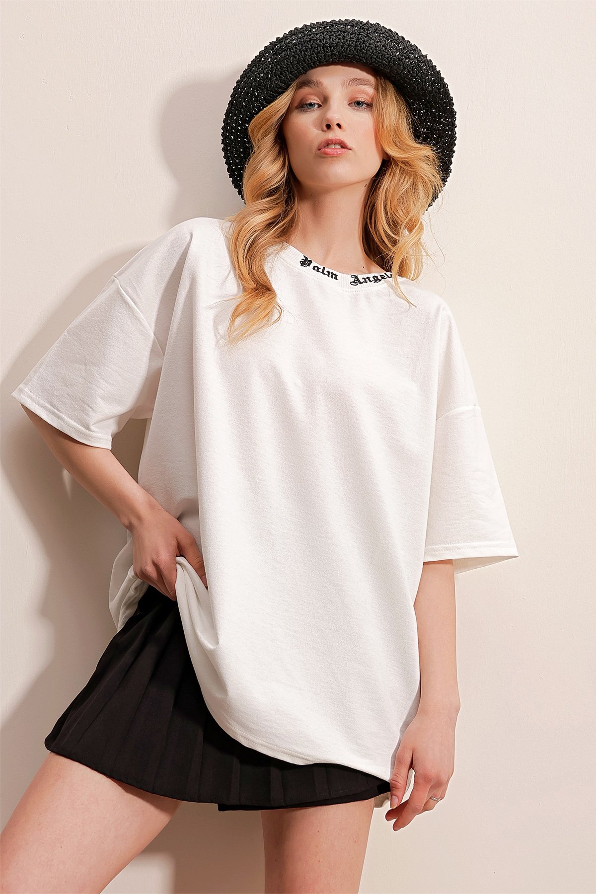 Bisiklet Yaka Sırt Ve Yaka Baskılı Oversize İki İplik T-Shirt - BEYAZ