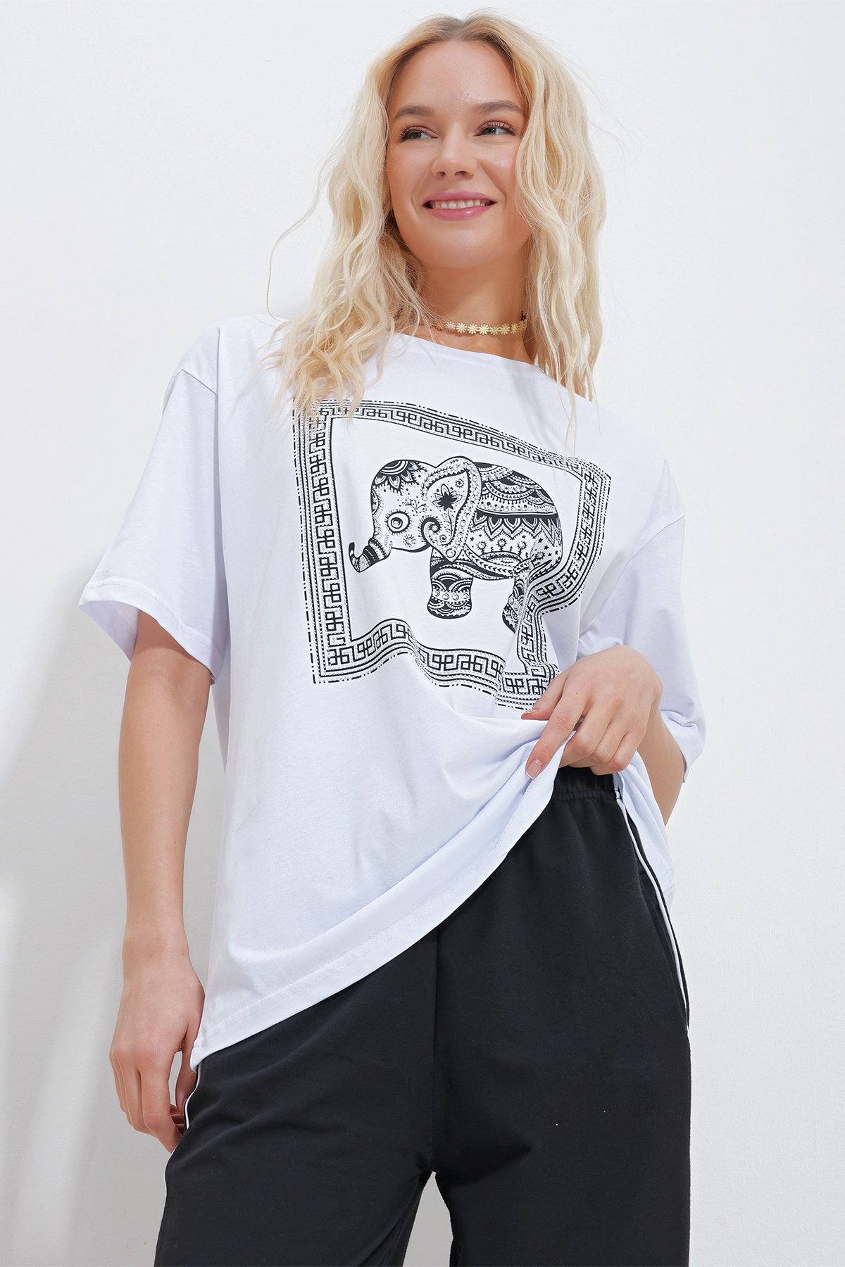 Bisiklet Yaka Taşlı Fil Baskılı Oversize T-Shirt - Beyaz