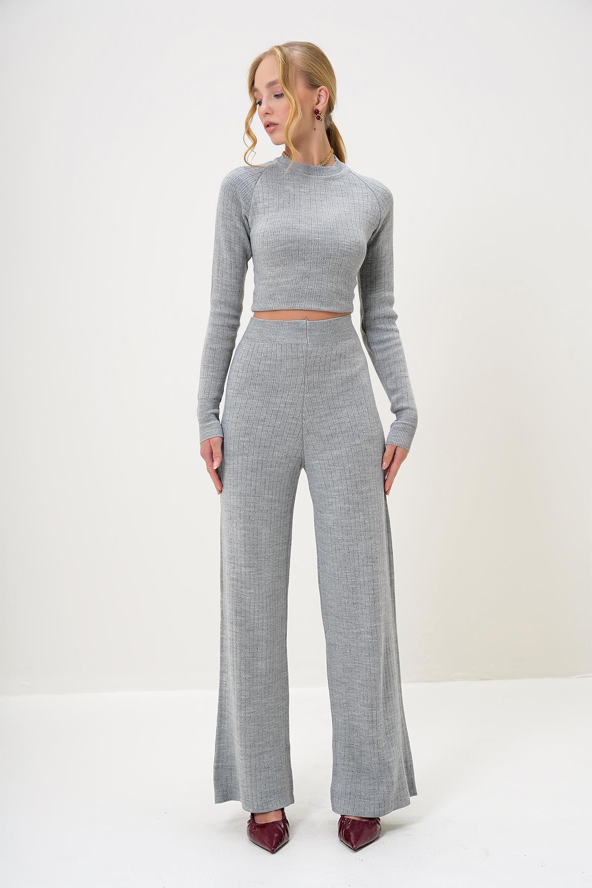 BİSİKLET YAKA TRİKO CROP BLUZ VE PALAZZO PANTOLON TAKIM - Gri