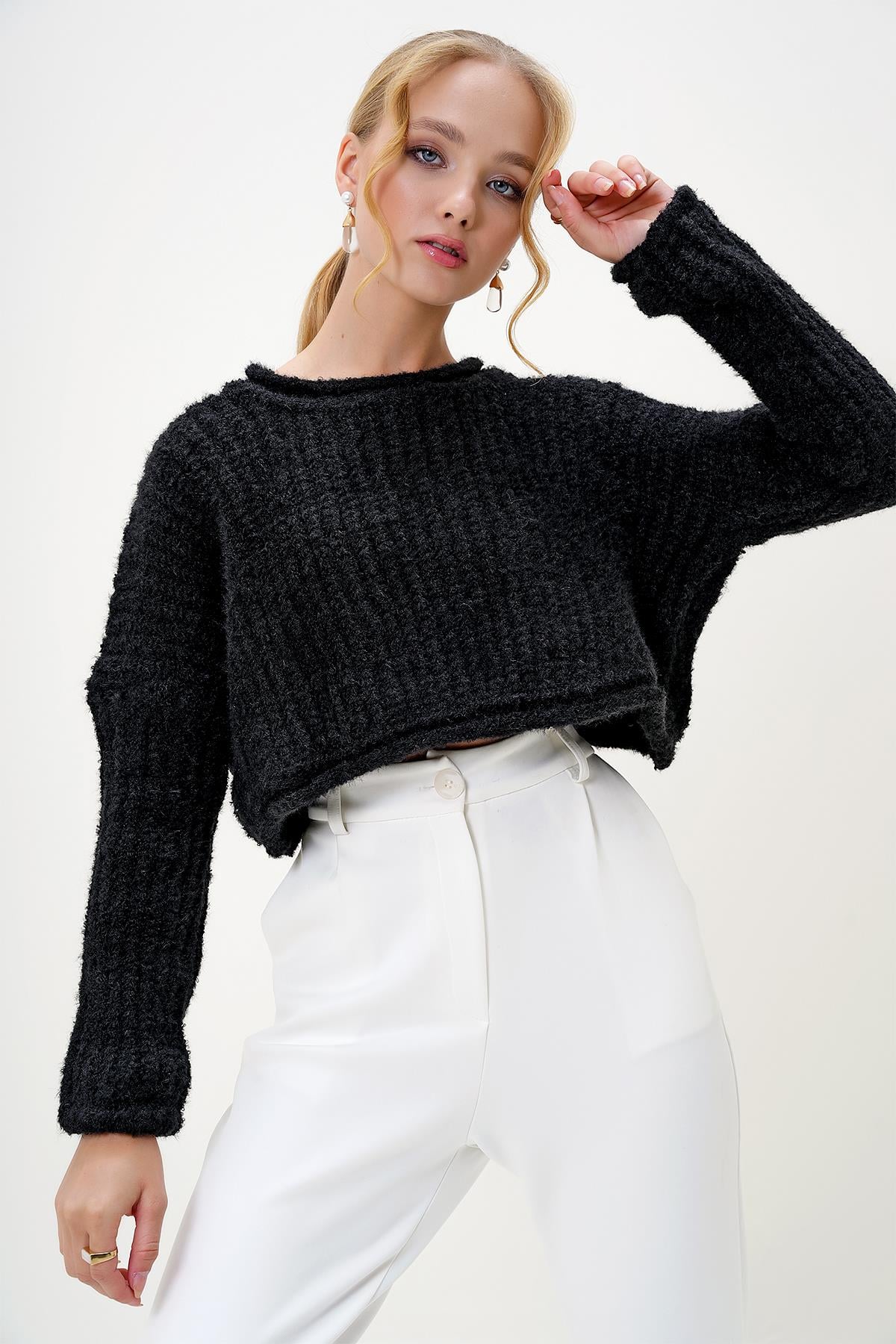 BİSİKLET YAKA TRİKO CROP KALIN  KAZAK - Siyah