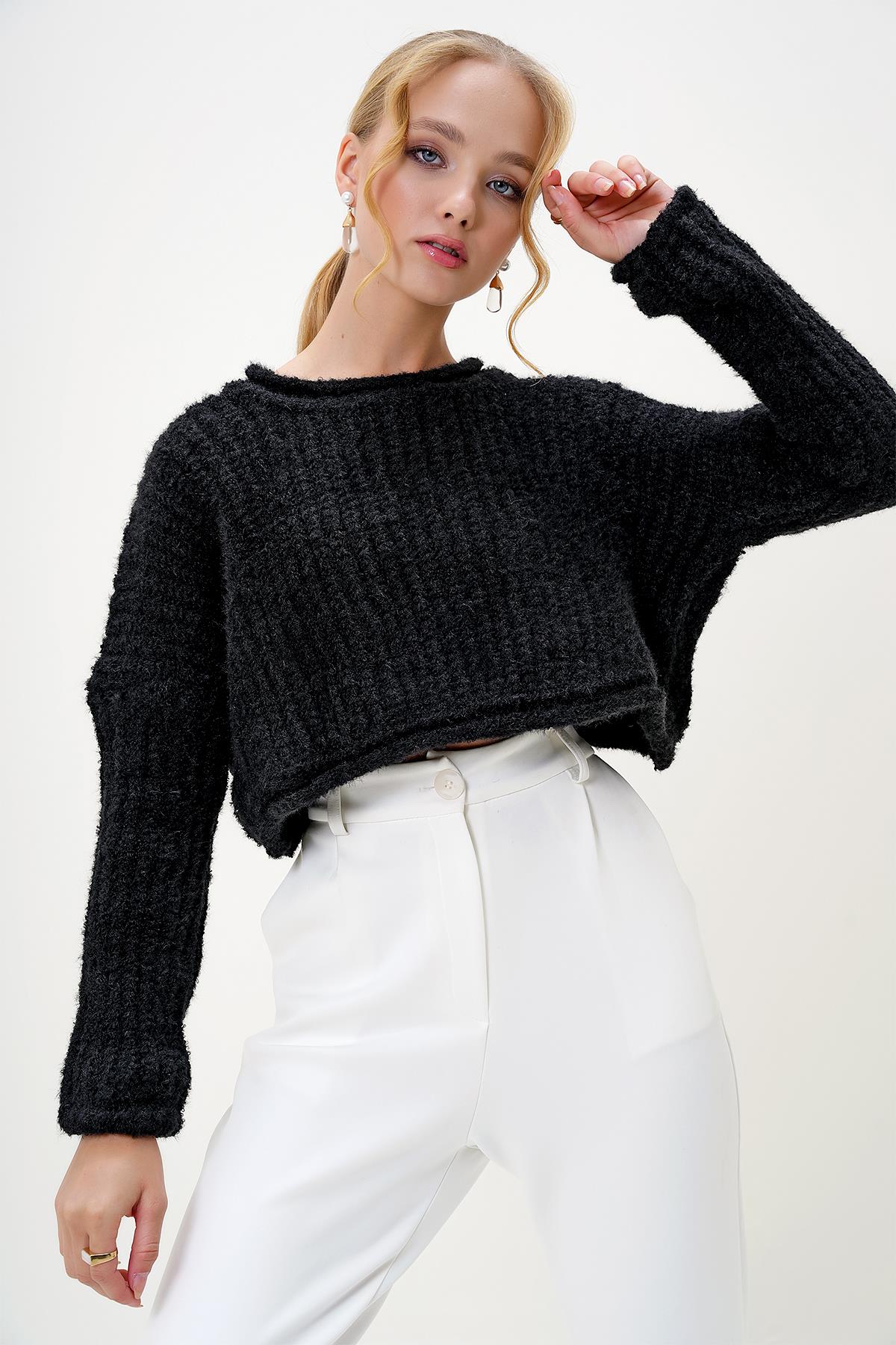 BİSİKLET YAKA TRİKO CROP KALIN  KAZAK - Siyah