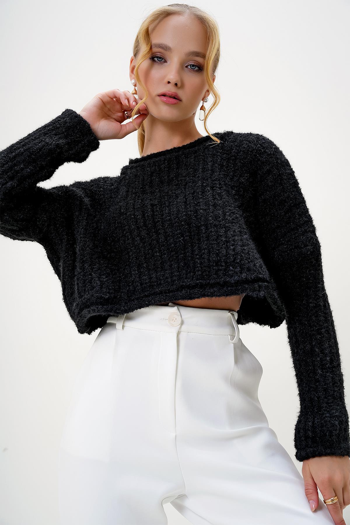 BİSİKLET YAKA TRİKO CROP KALIN  KAZAK - Siyah