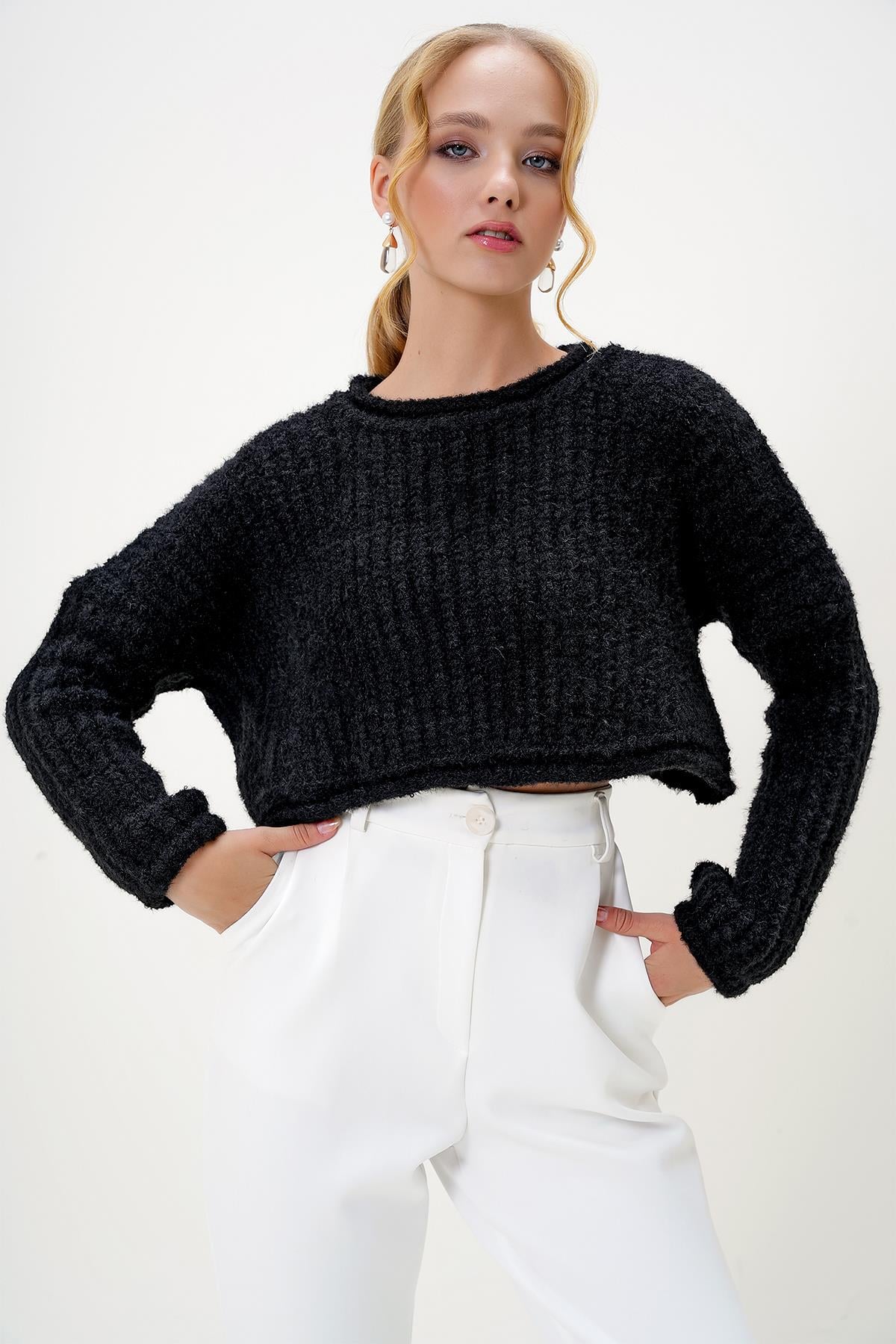 BİSİKLET YAKA TRİKO CROP KALIN  KAZAK - Siyah