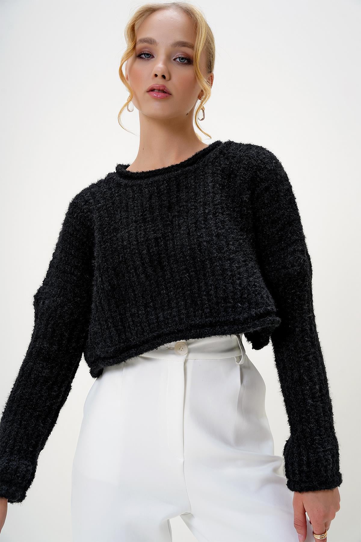 BİSİKLET YAKA TRİKO CROP KALIN  KAZAK - Siyah